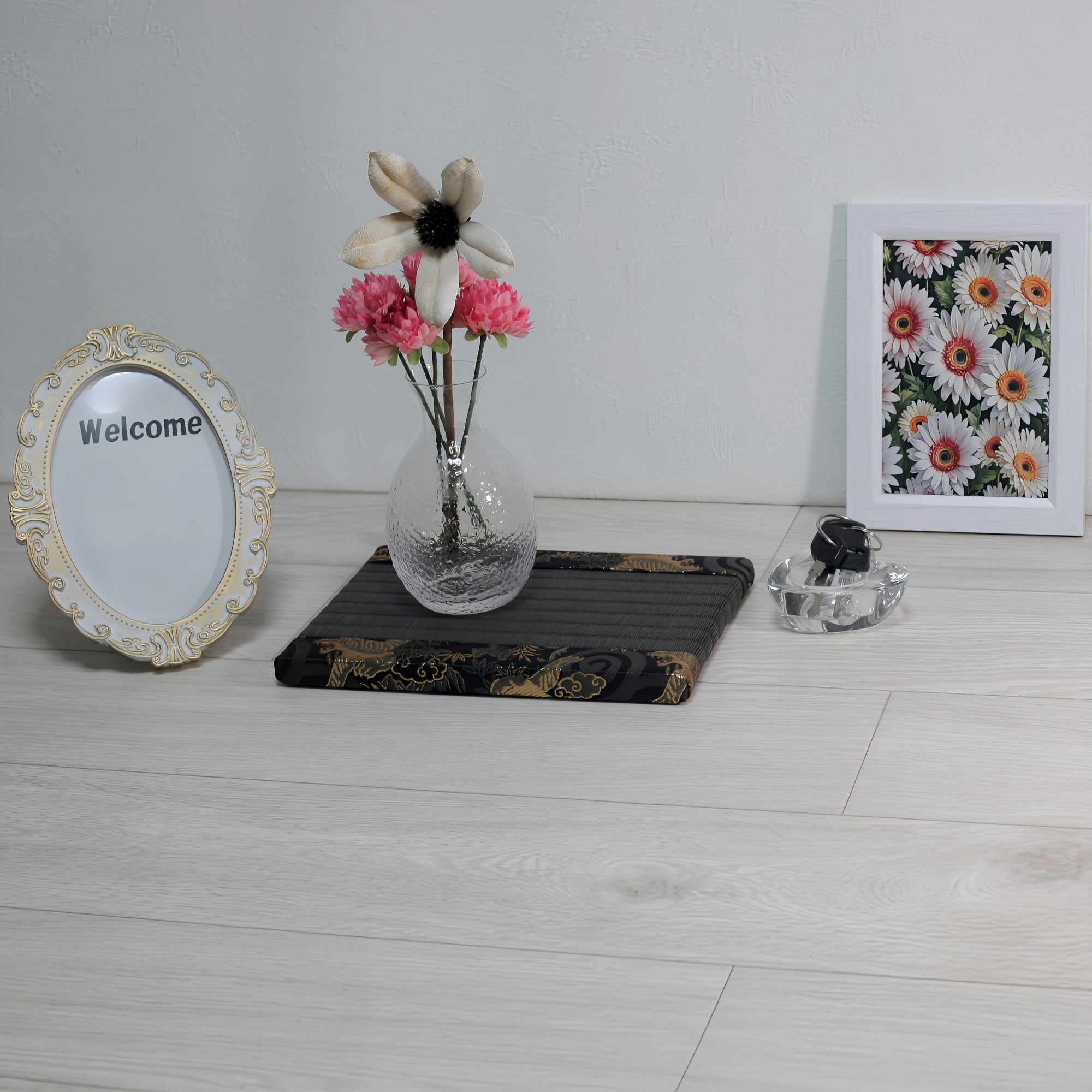 消臭効果がある華やかなミニ畳 金襴生地 ブラック ゴールド ダークブラウン