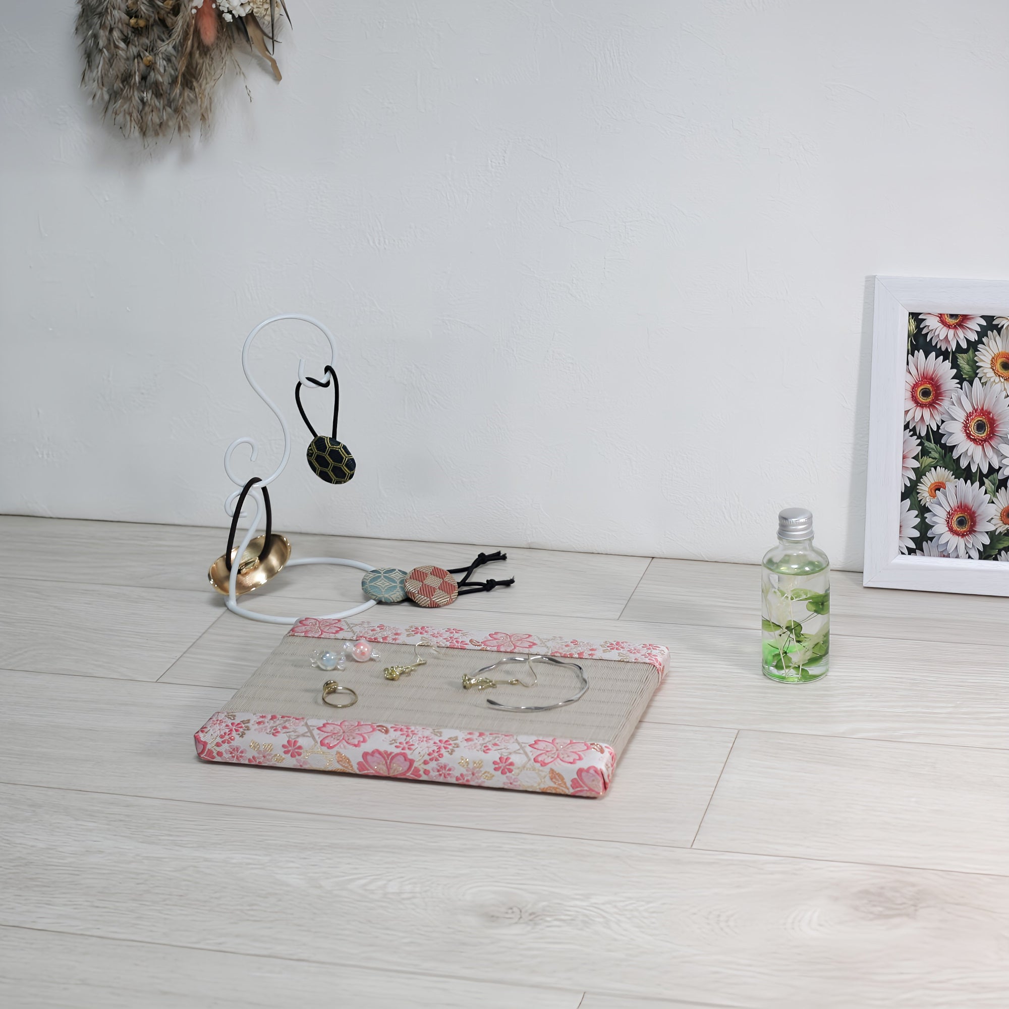 消臭効果がある華やかなミニ畳 金襴生地 ピンク 桃色