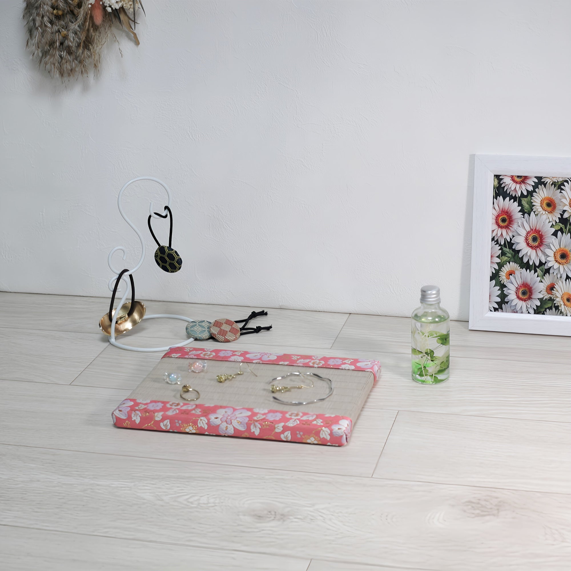 消臭効果がある華やかなミニ畳 金襴生地 ピンク 桃色