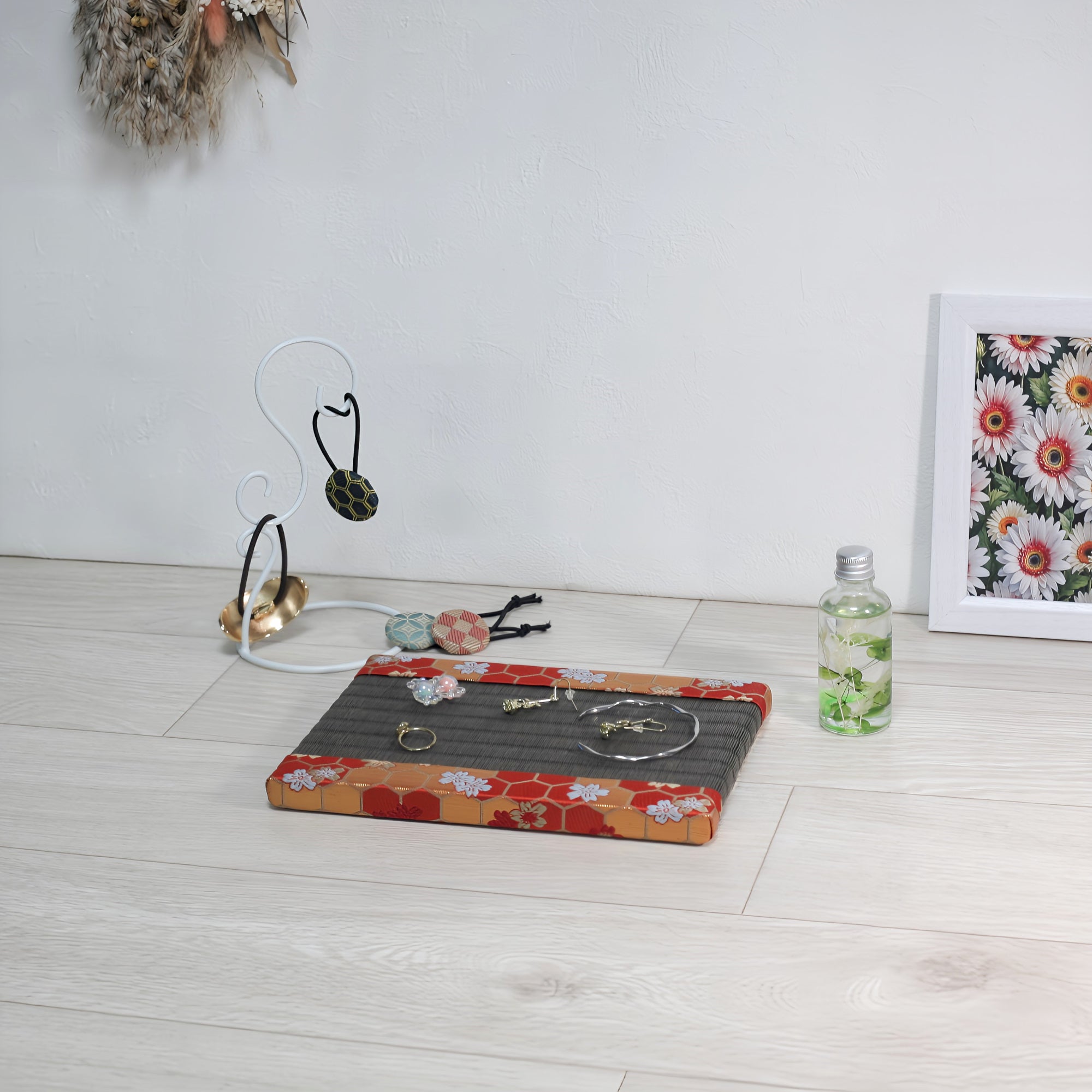 消臭効果がある華やかなミニ畳 金襴生地 レッド 栗色