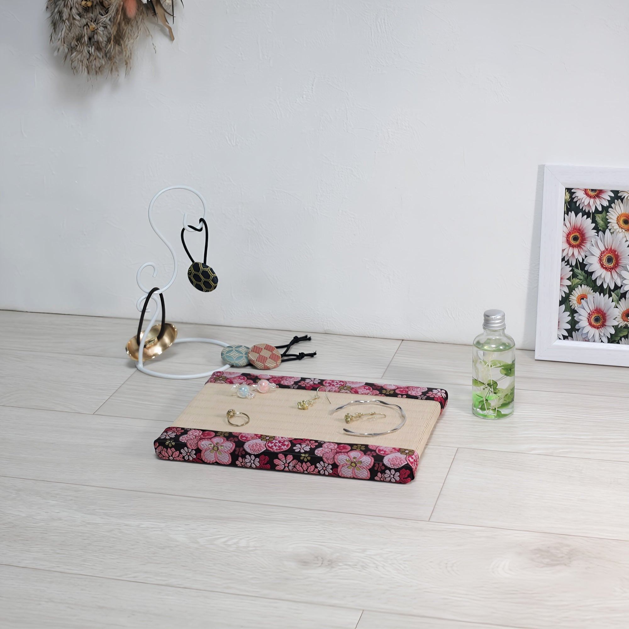 消臭効果がある華やかなミニ畳 金襴生地 ピンク ベージュ