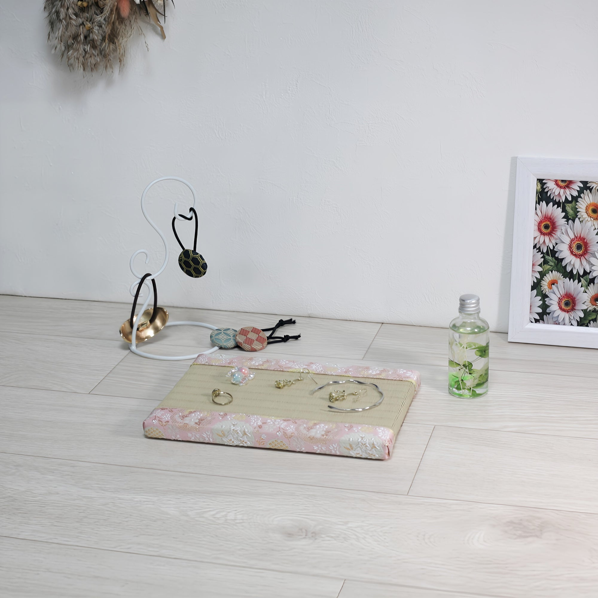 消臭効果がある華やかなミニ畳 金襴生地 ピンク グリーン