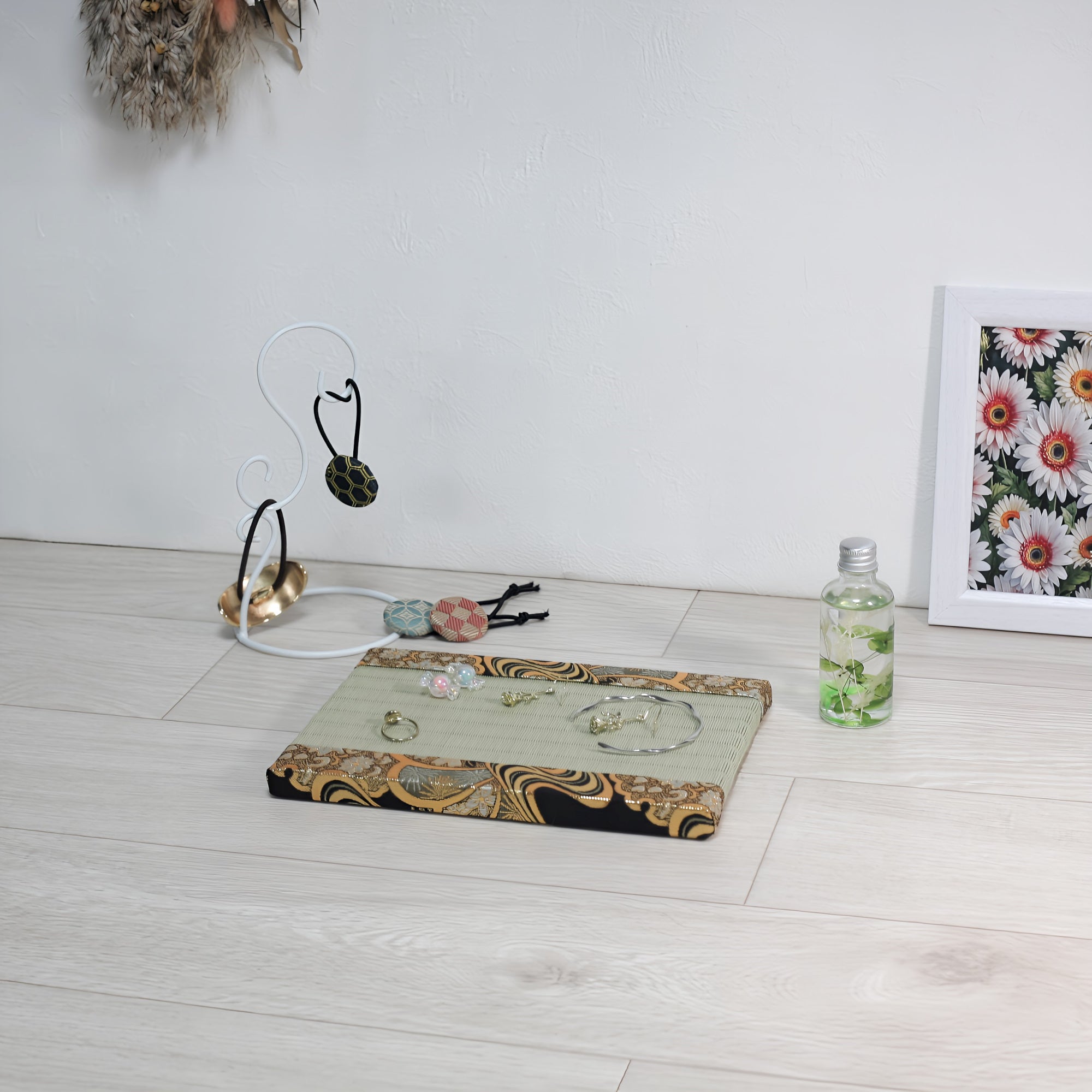 消臭効果がある華やかなミニ畳 金襴生地 ゴールド グリーン