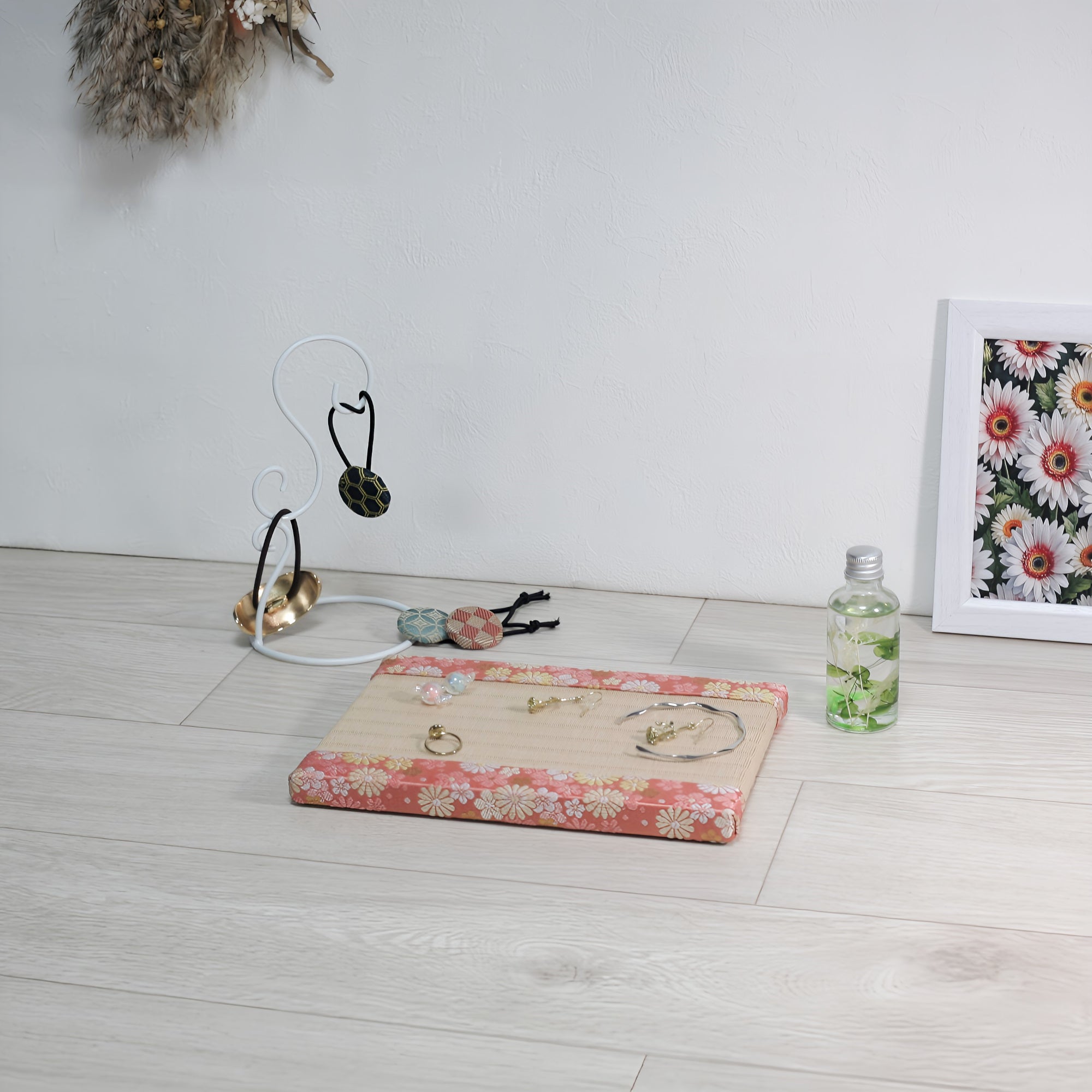 消臭効果がある華やかなミニ畳 金襴生地 ピンク ベージュ