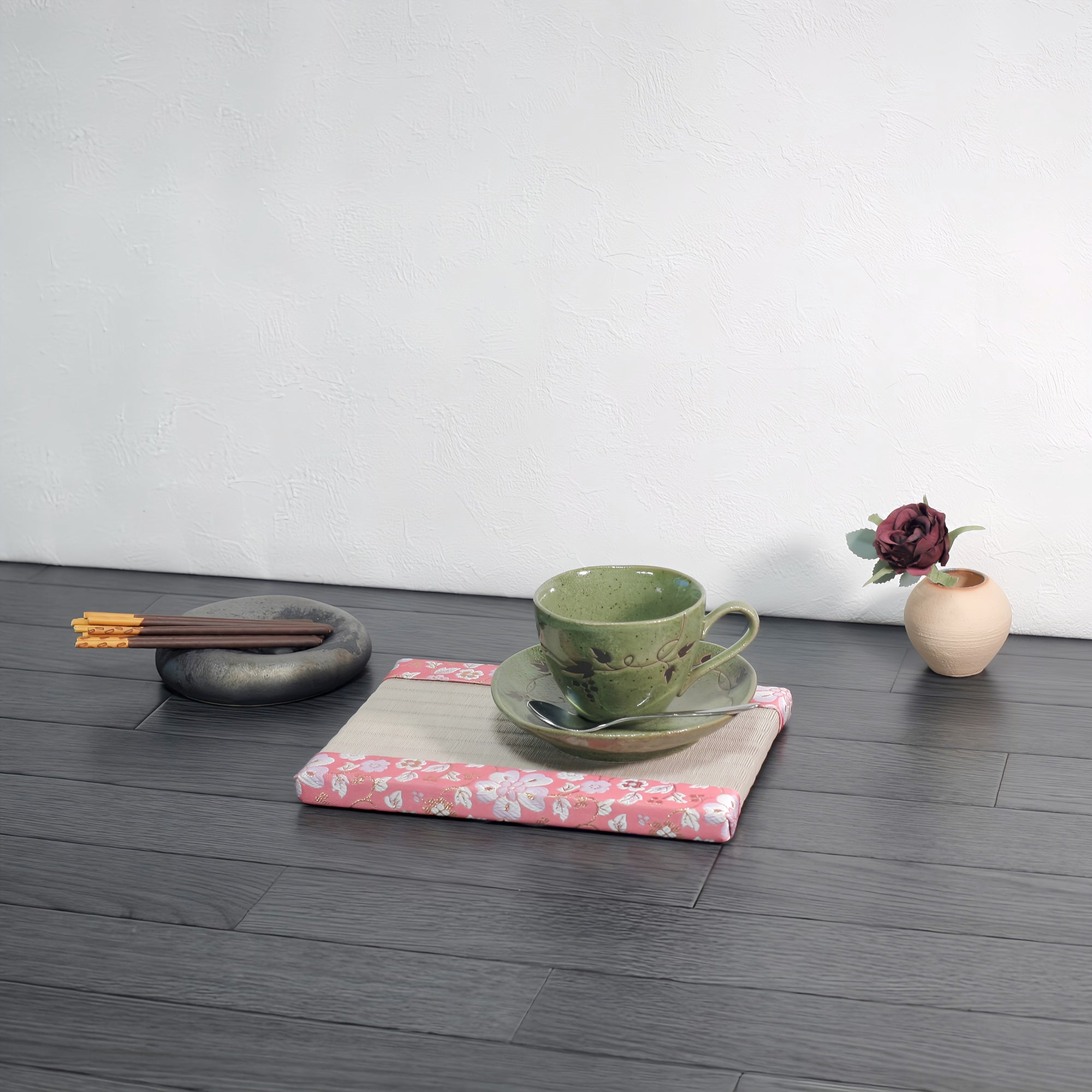 消臭効果がある華やかなミニ畳 金襴生地 ピンク 桃色