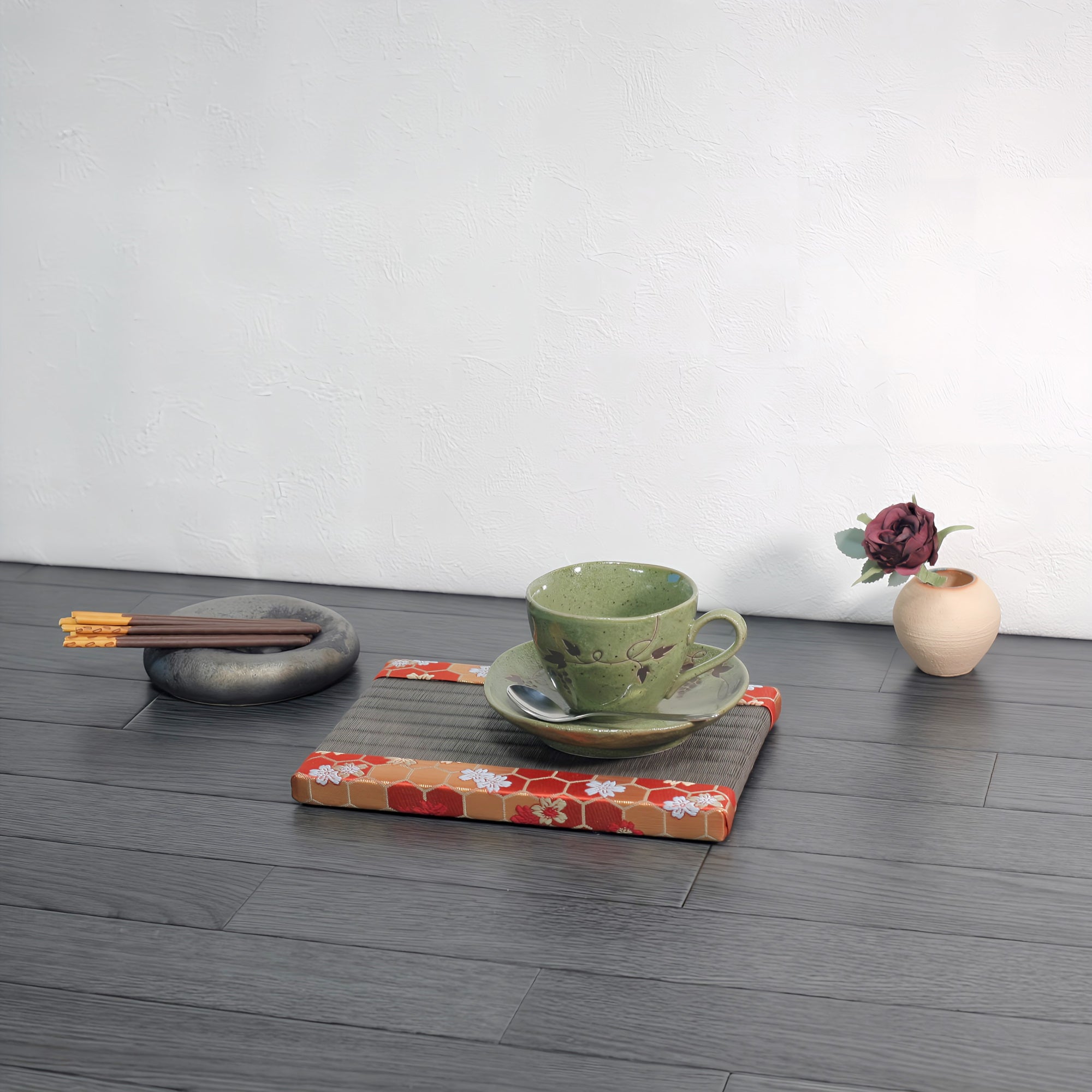 消臭効果がある華やかなミニ畳 金襴生地 レッド 栗色