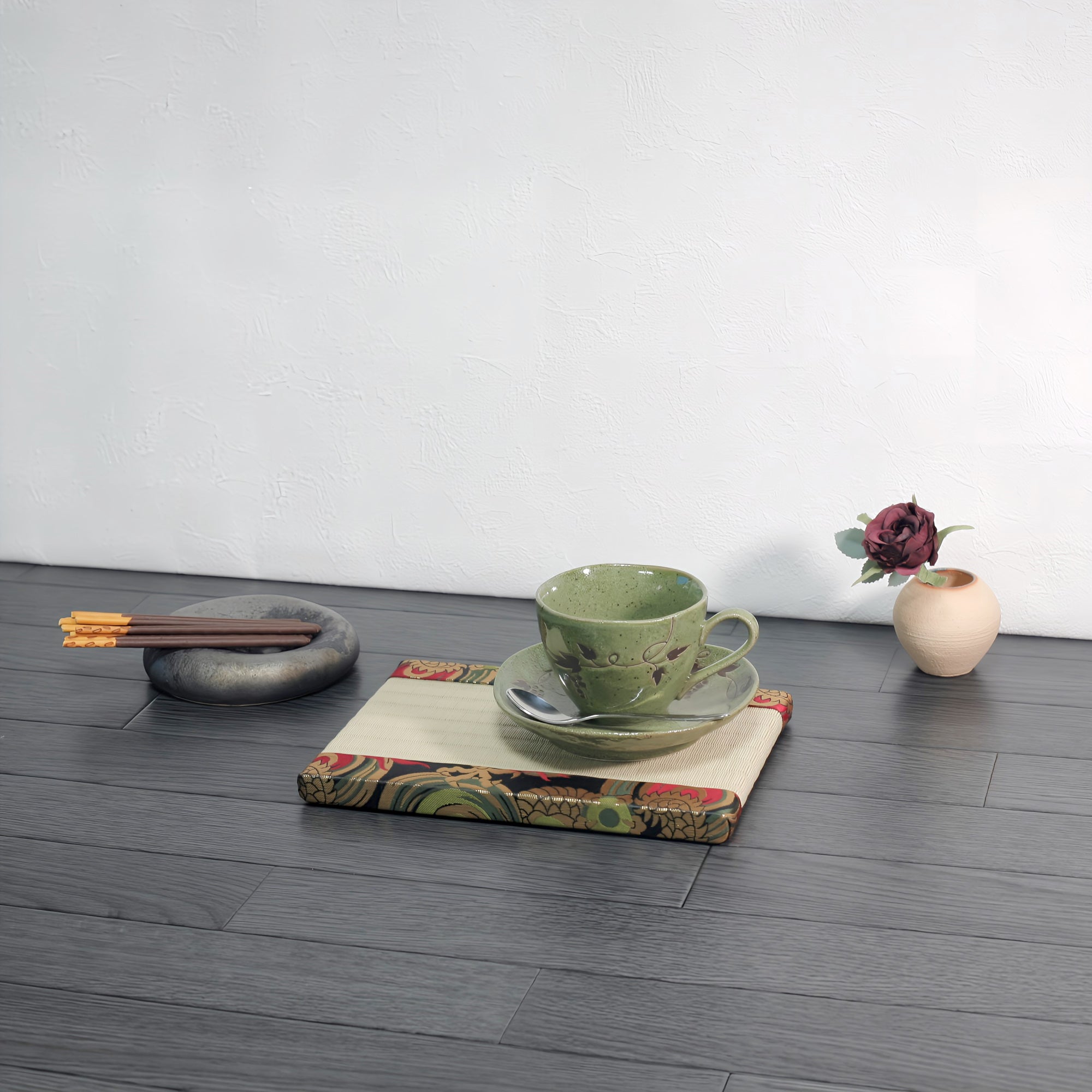 消臭効果がある華やかなミニ畳 金襴生地 ブラック ゴールド グリーン