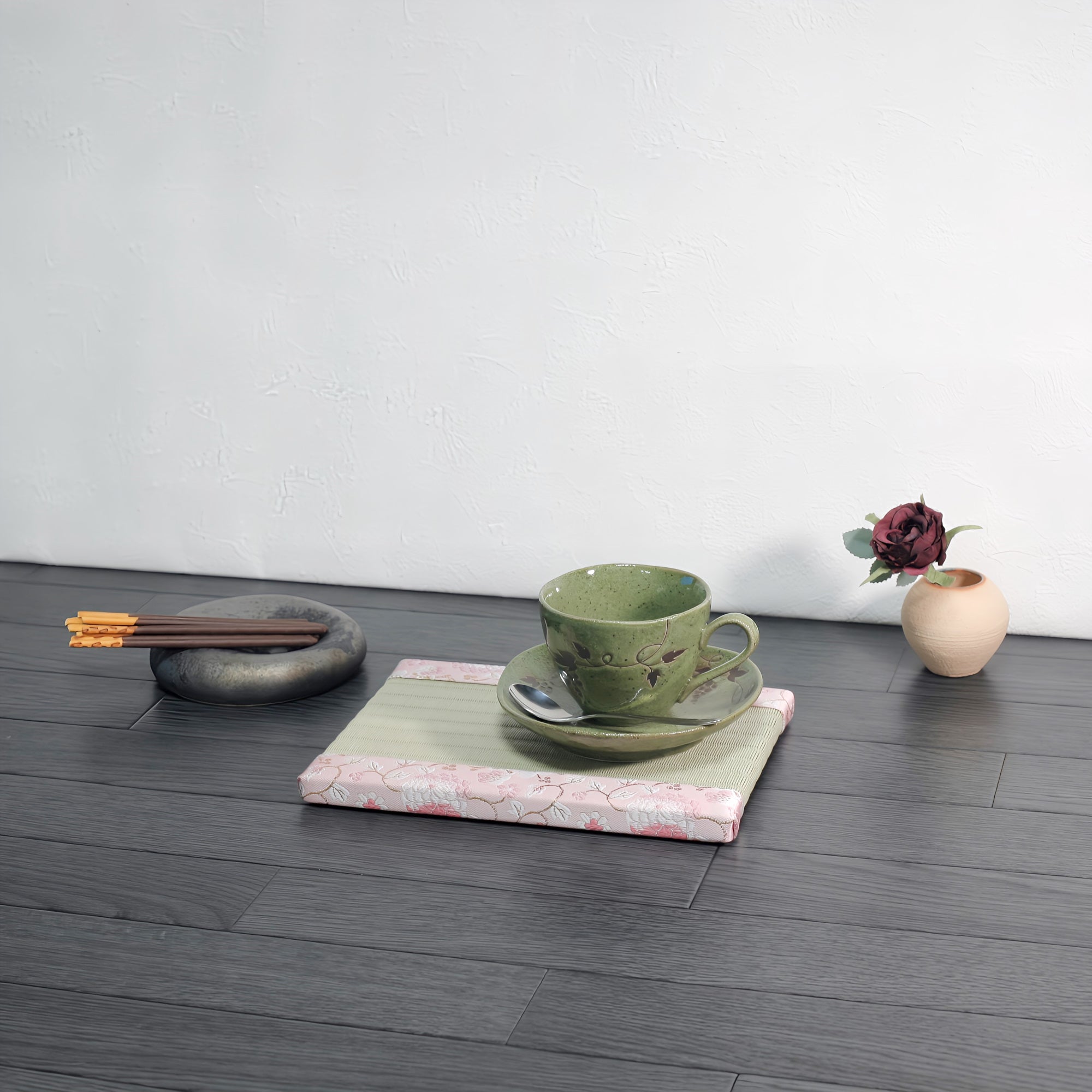 消臭効果がある華やかなミニ畳 金襴生地 ピンク グリーン