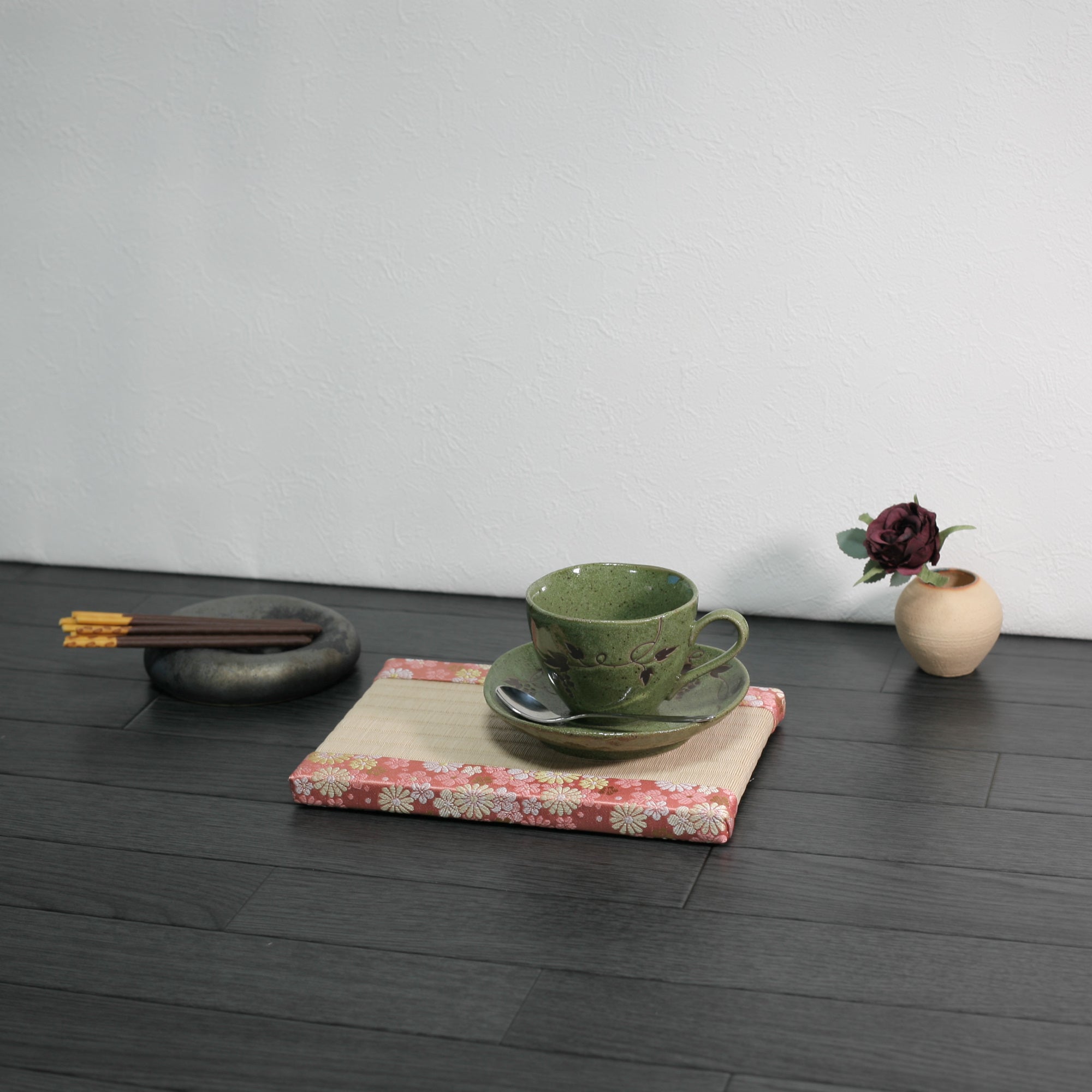 消臭効果がある華やかなミニ畳 金襴生地 ピンク ベージュ