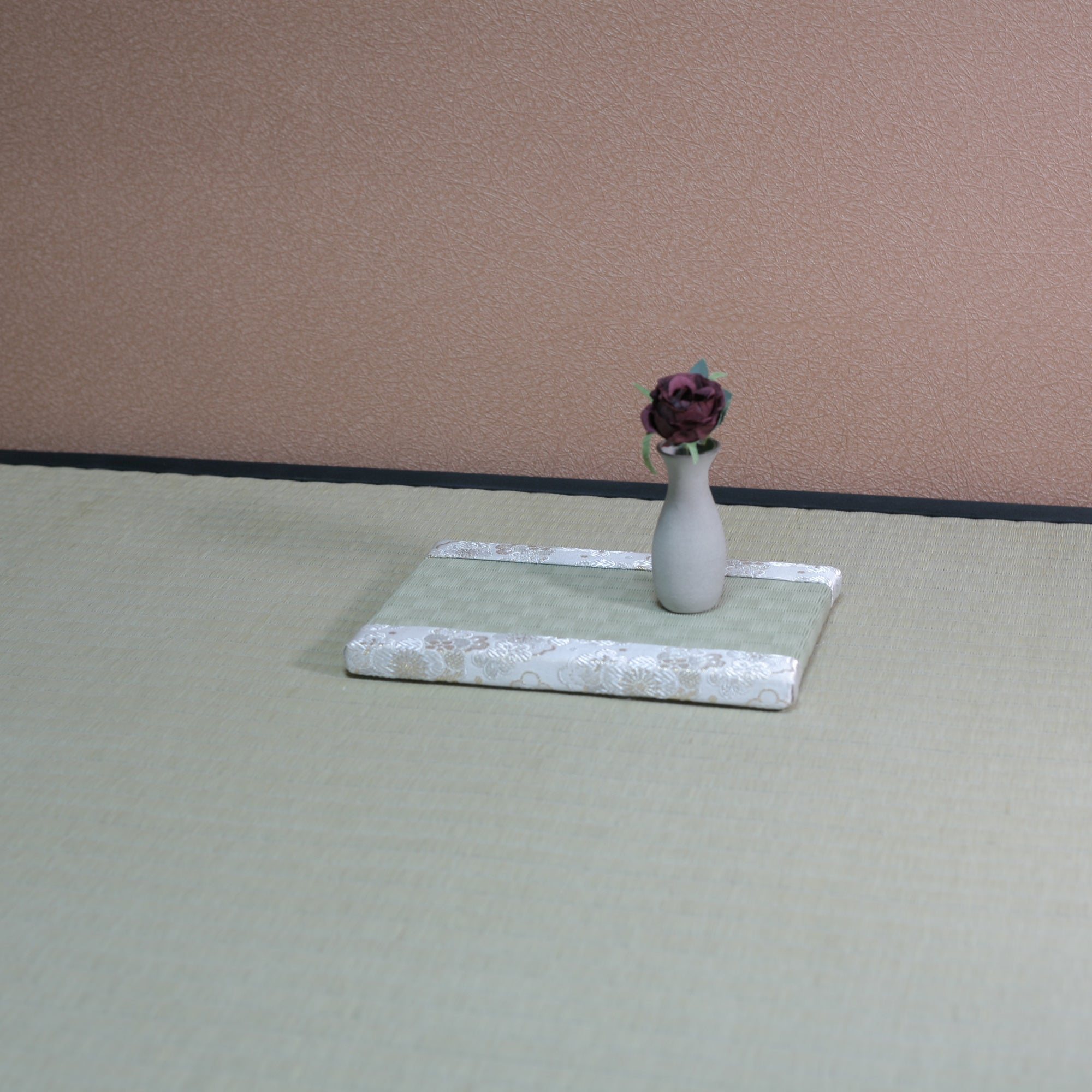 消臭効果がある華やかなミニ畳 金襴生地 ホワイト 畳表 グリーン 市松