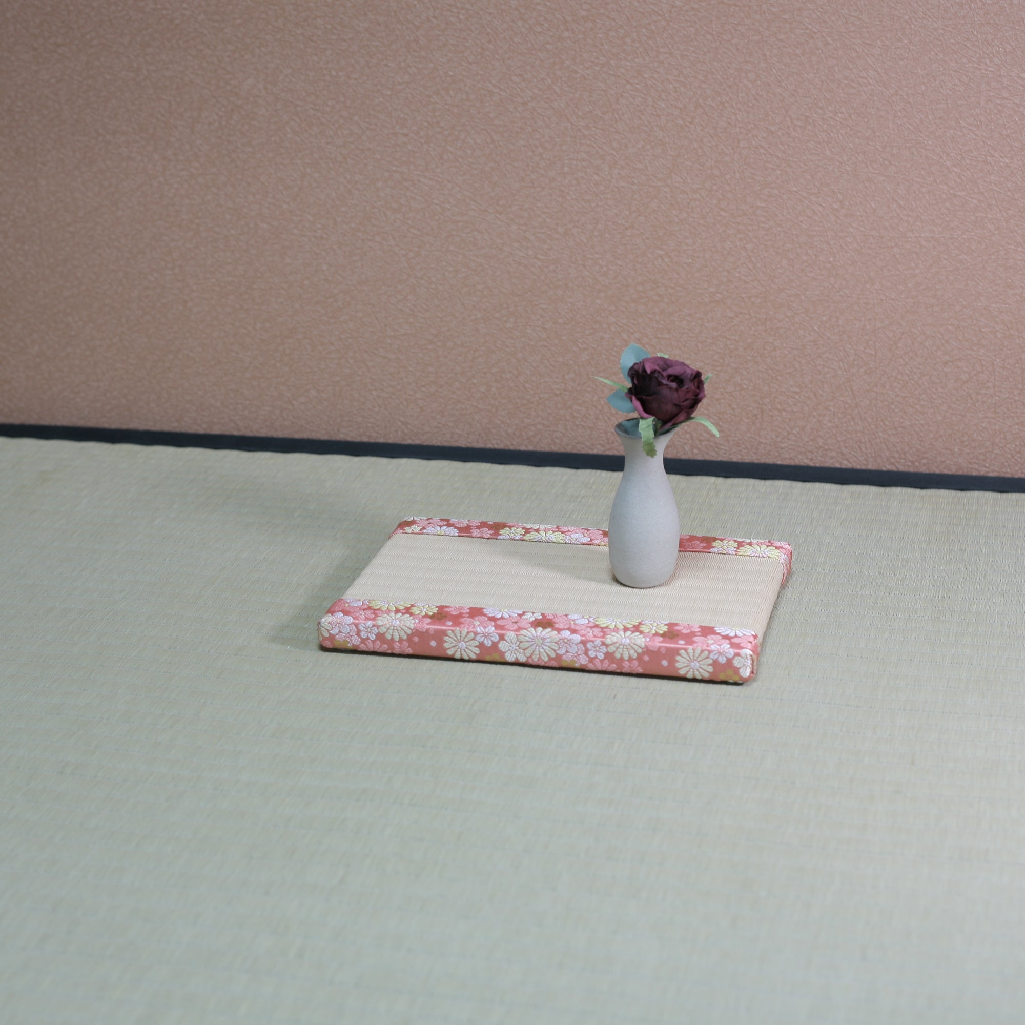 消臭効果がある華やかなミニ畳 金襴生地 ピンク ベージュ