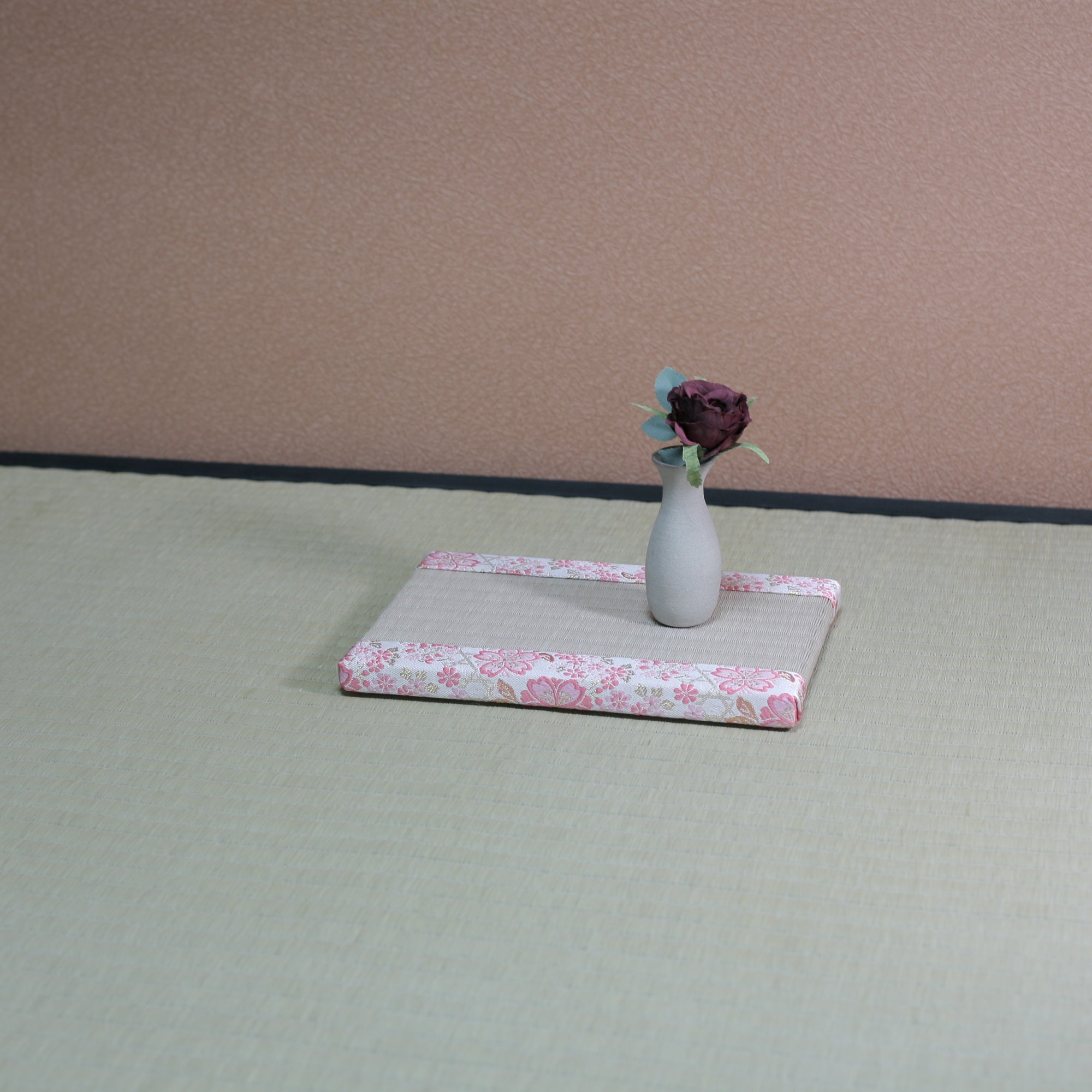 消臭効果がある華やかなミニ畳 金襴生地 ピンク 桃色