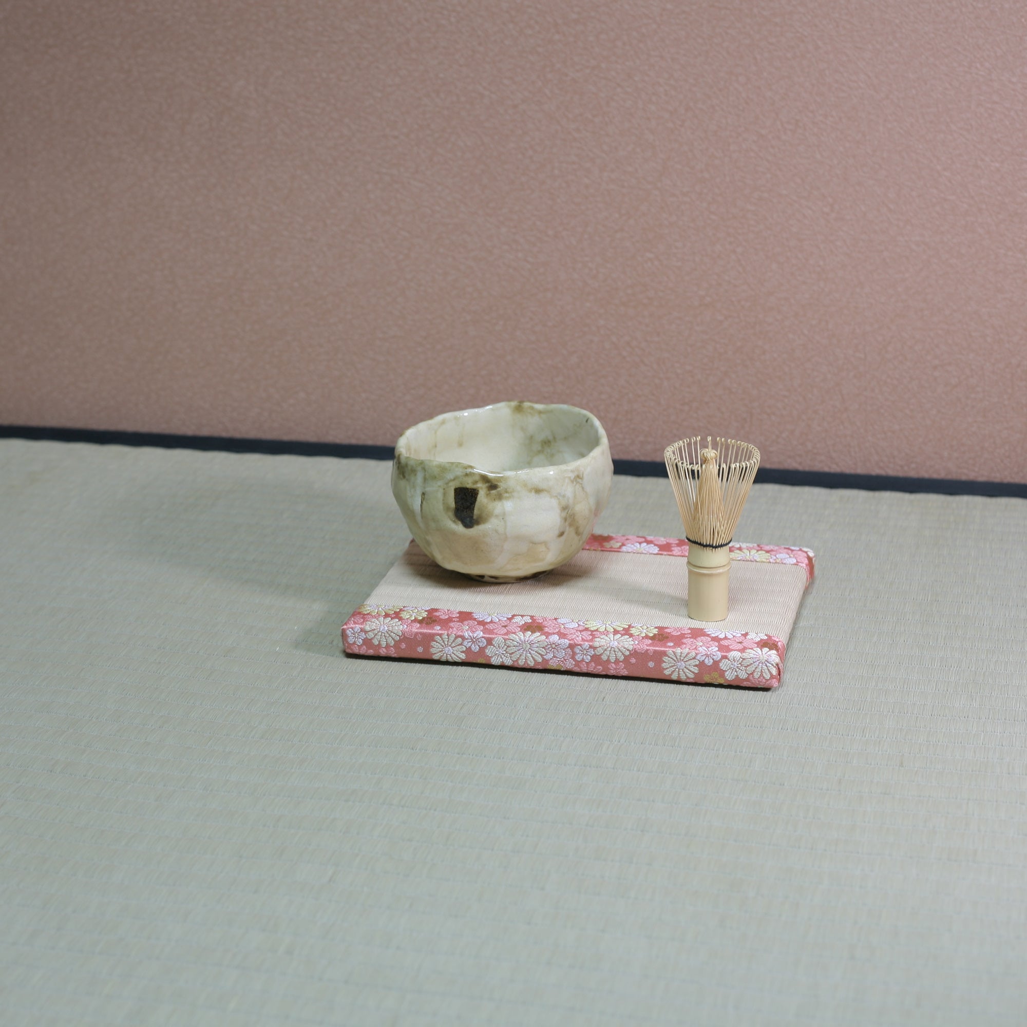 消臭効果がある華やかなミニ畳 金襴生地 ピンク 桃色