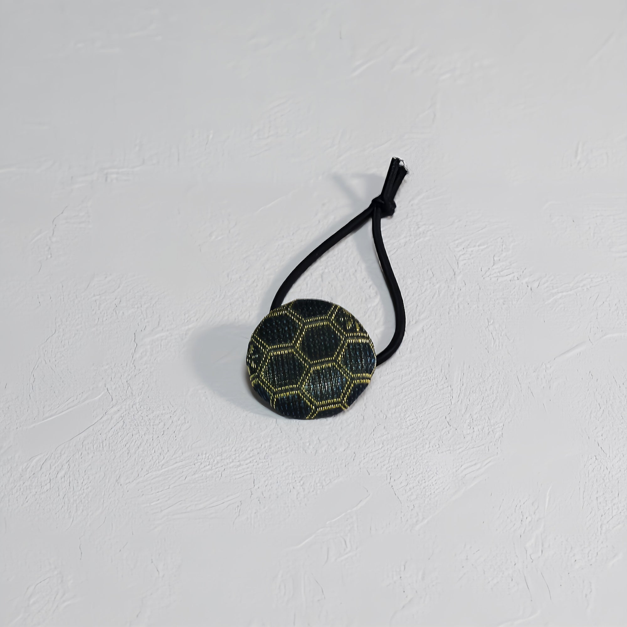 畳へりをアレンジしたヘアゴム ブラック 亀甲柄