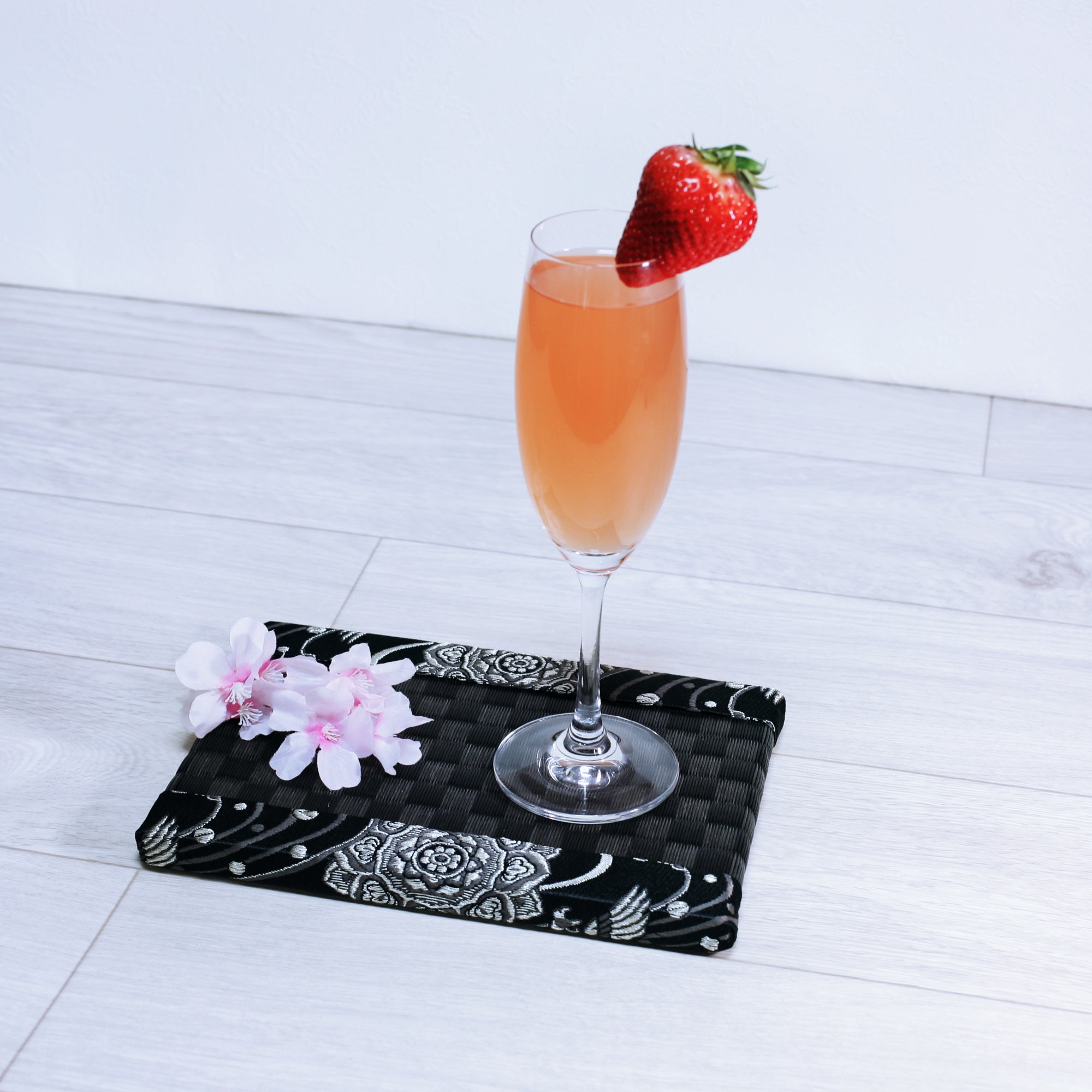 ミニ畳 消臭効果がある華やかなミニ畳 金襴生地 ブラック 市松ブラック