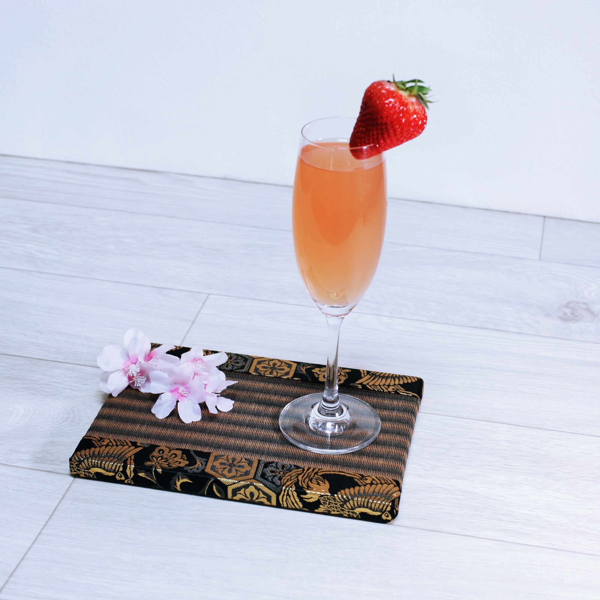 ミニ畳 消臭効果がある華やかなミニ畳 金襴生地 ゴールド ダークブラウン ブラウン