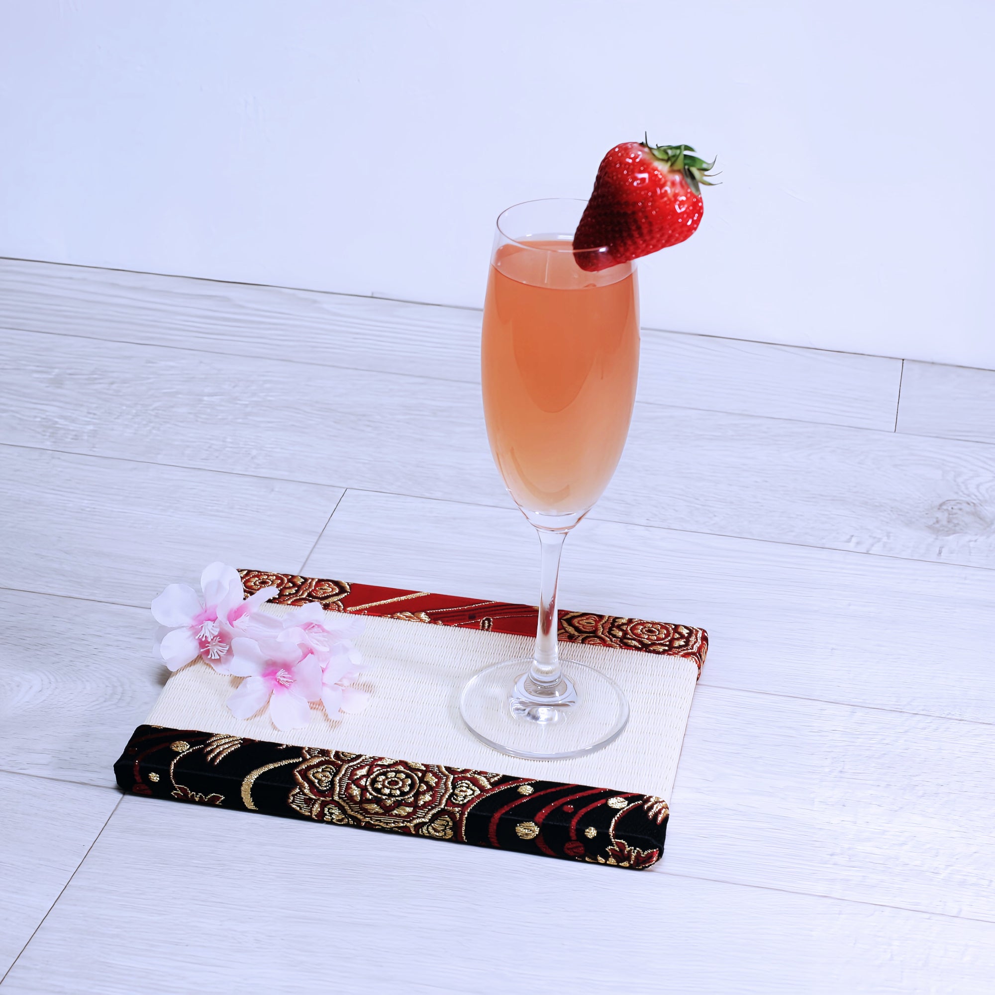 ミニ畳 消臭効果がある華やかなミニ畳 金襴生地 レッド ブラック ホワイト