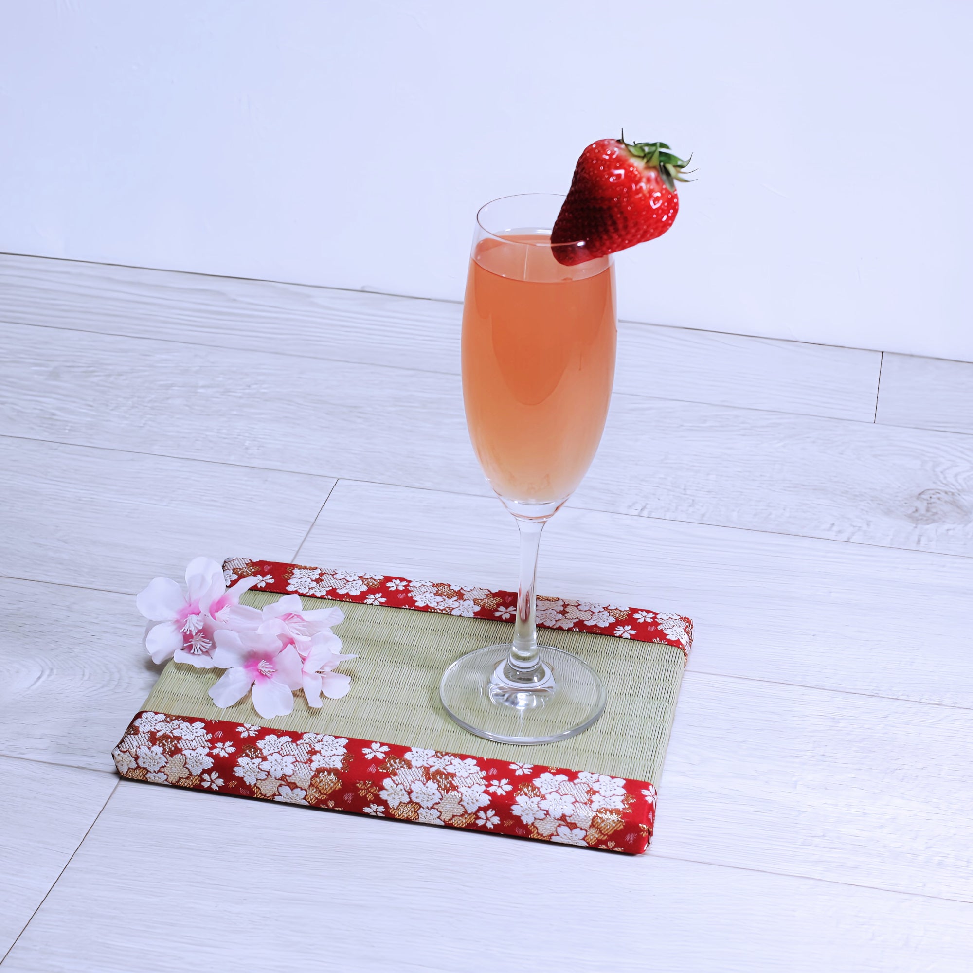 ミニ畳 消臭効果がある華やかなミニ畳 金襴生地 赤色 緑色