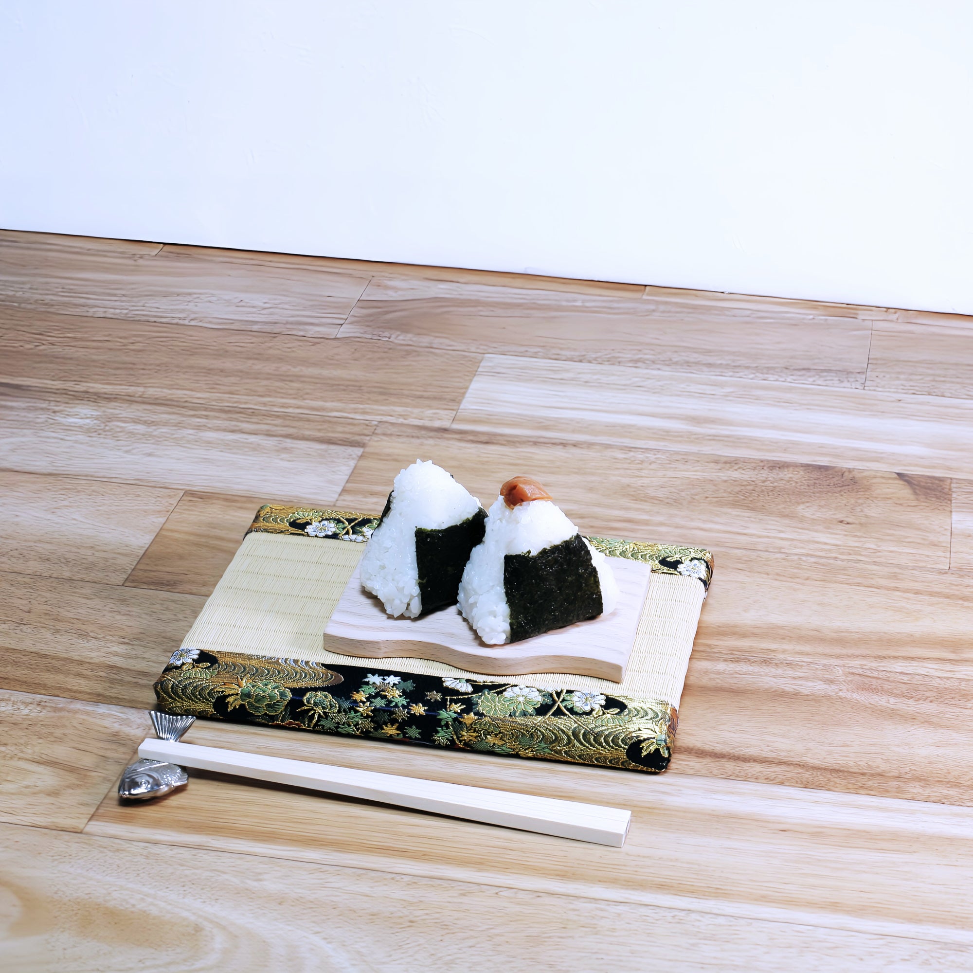 ミニ畳 消臭効果がある華やかなミニ畳 金襴生地 カラフル イエロー