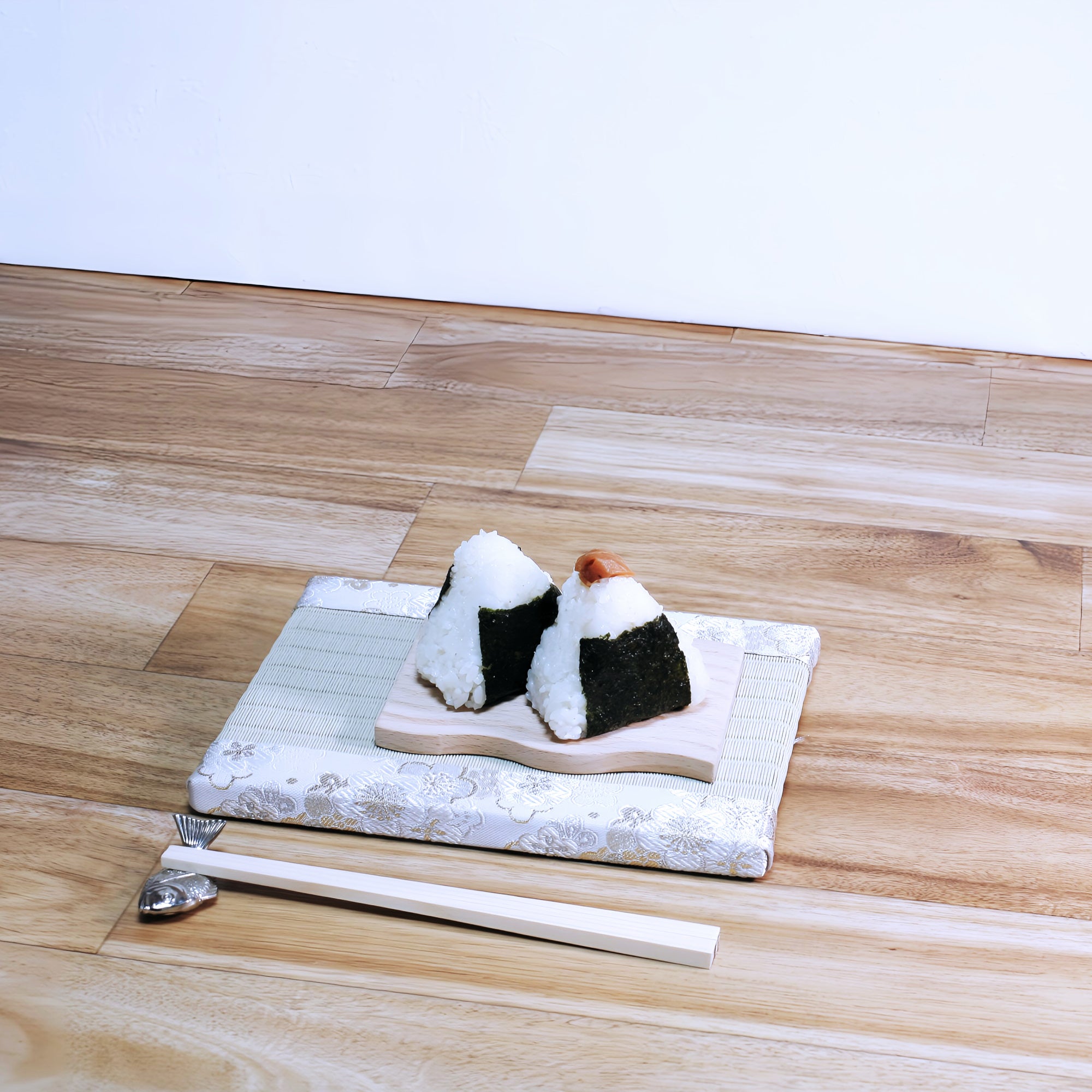 ミニ畳 消臭効果がある華やかなミニ畳 金襴生地 ホワイト グリーン