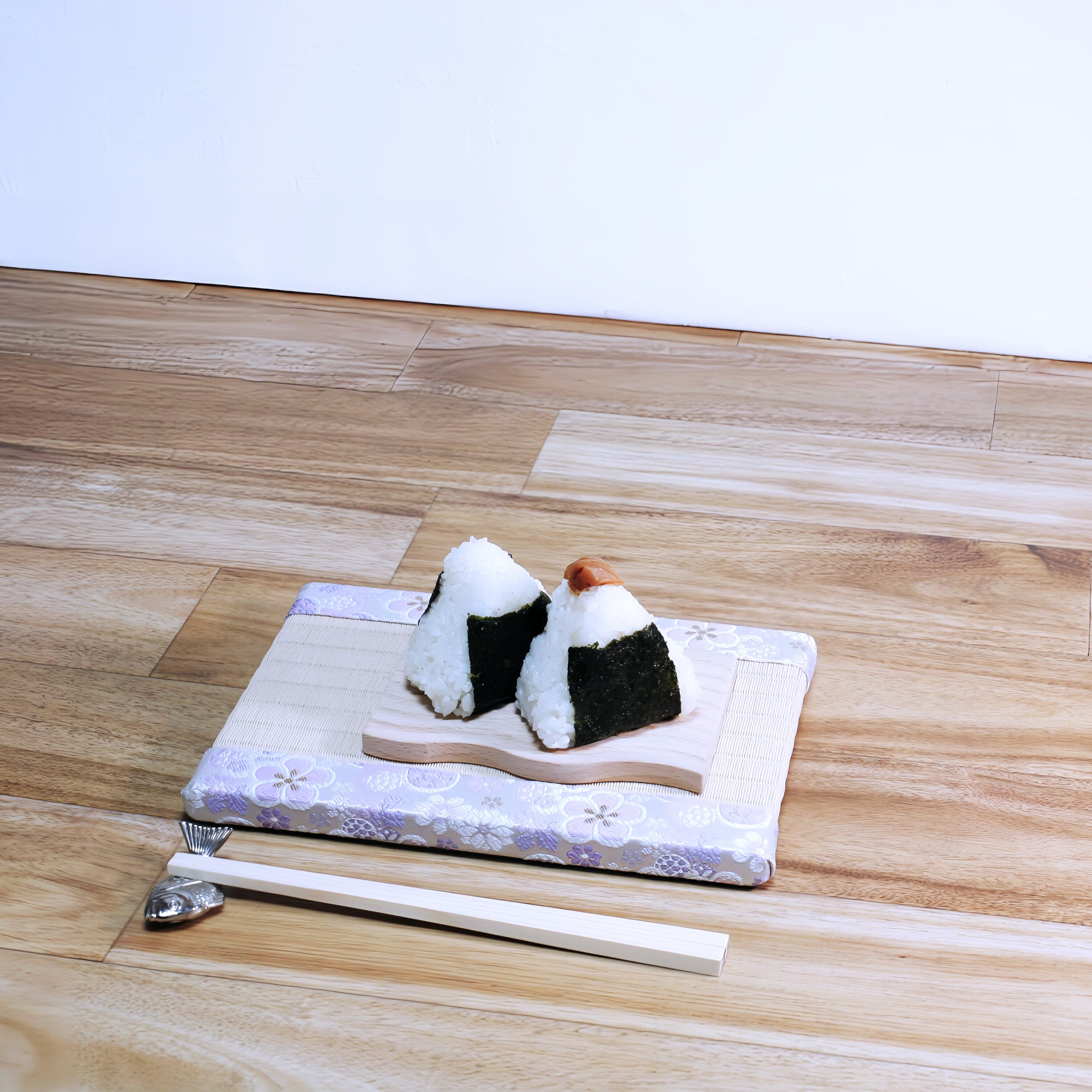 ミニ畳 消臭効果がある華やかなミニ畳 金襴生地 パープル ホワイト ベージュ 白茶色