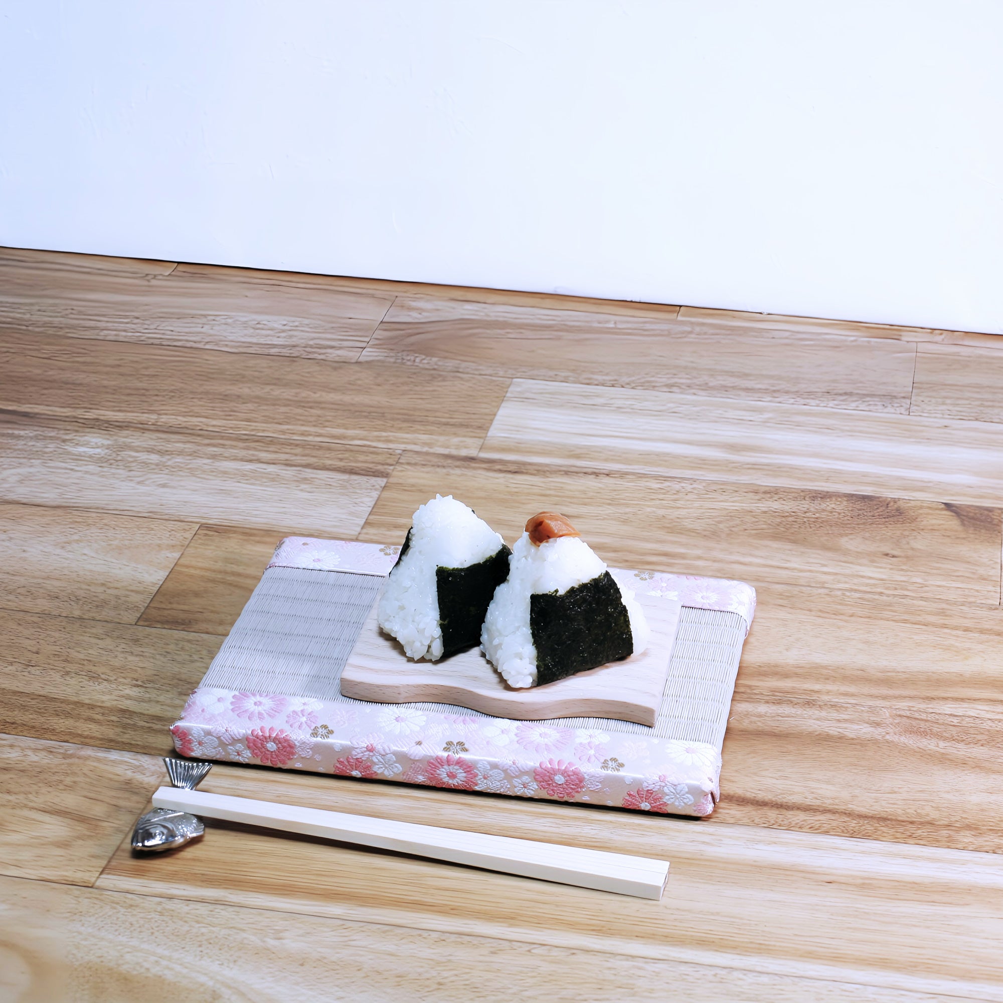 ミニ畳 消臭効果がある華やかなミニ畳 金襴生地 ピンク 桃色 カラフルな