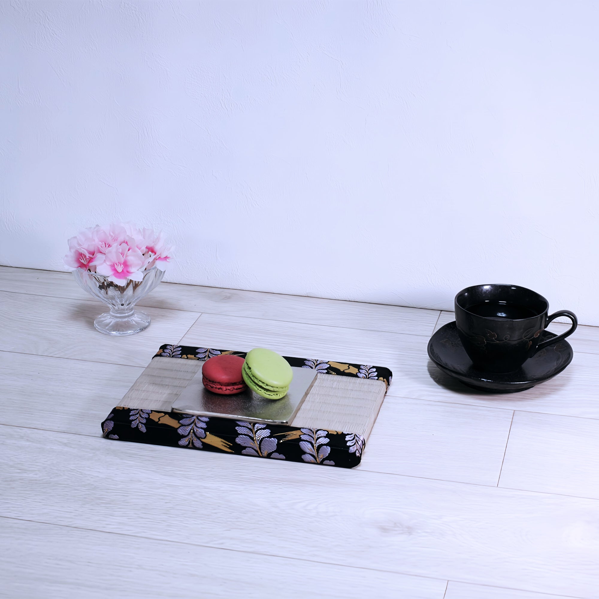 ミニ畳 消臭効果がある華やかなミニ畳 金襴生地 パープル ブラック