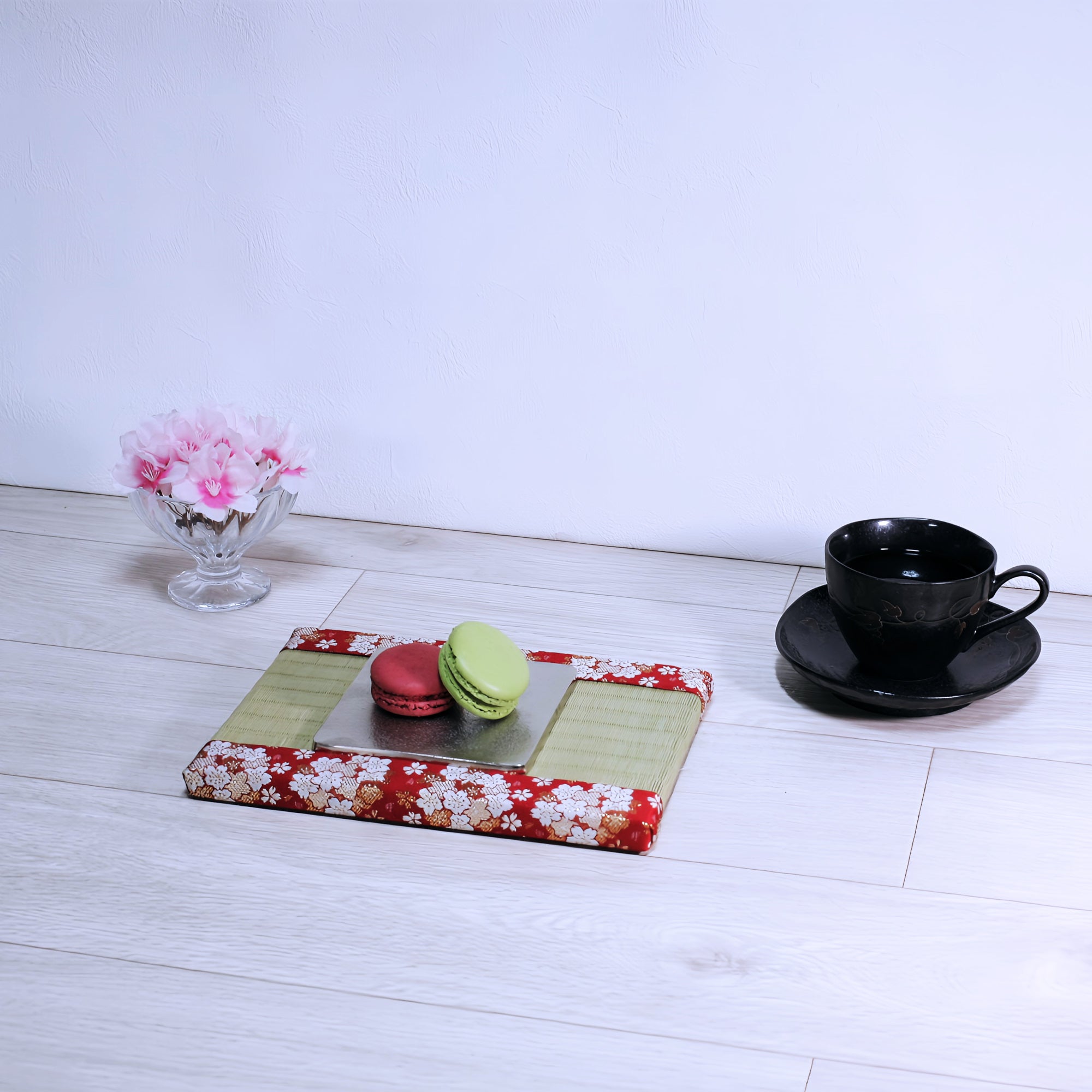 ミニ畳 消臭効果がある華やかなミニ畳 金襴生地 赤色 緑色