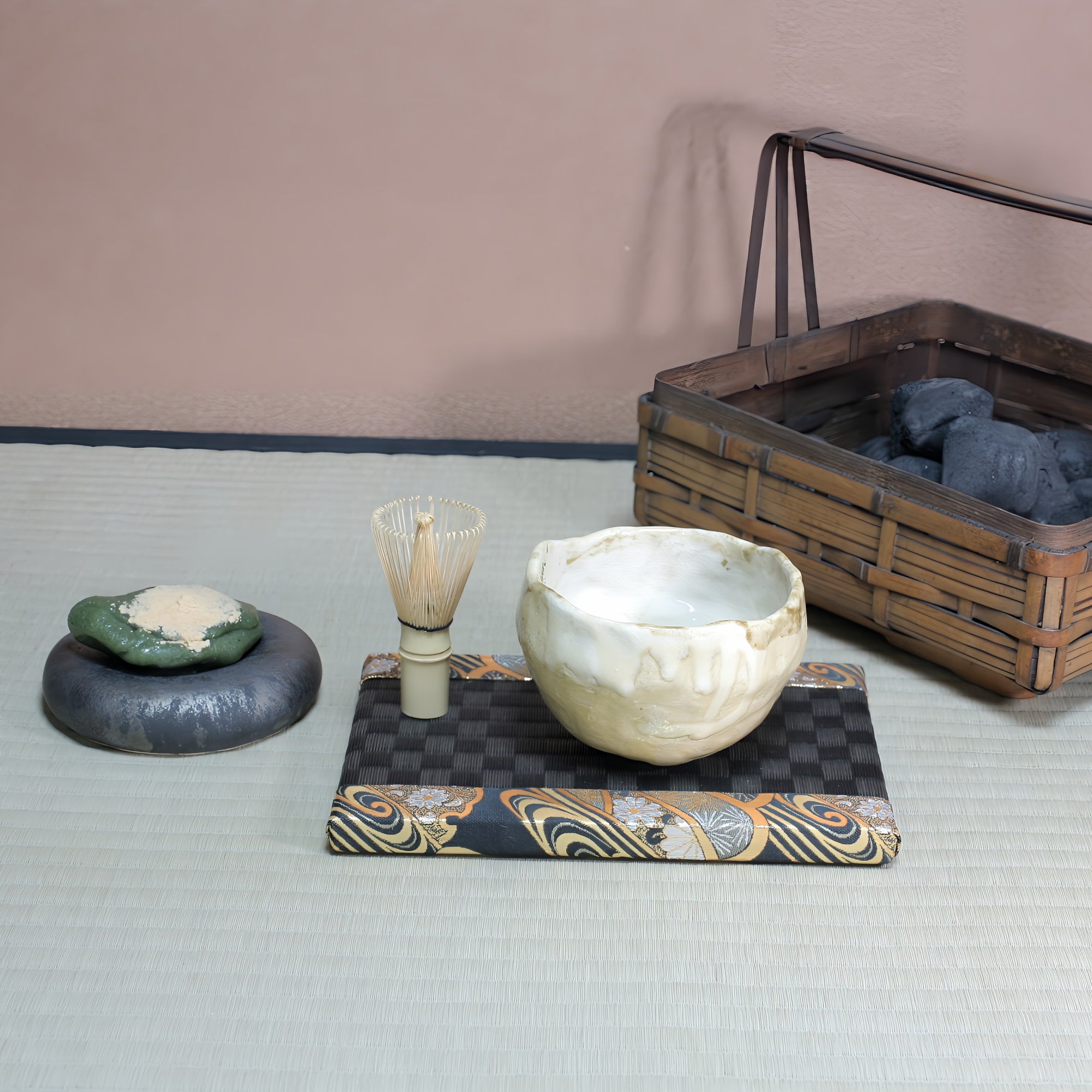 ミニ畳 消臭効果がある華やかなミニ畳 金襴生地 ゴールド 市松ブラック