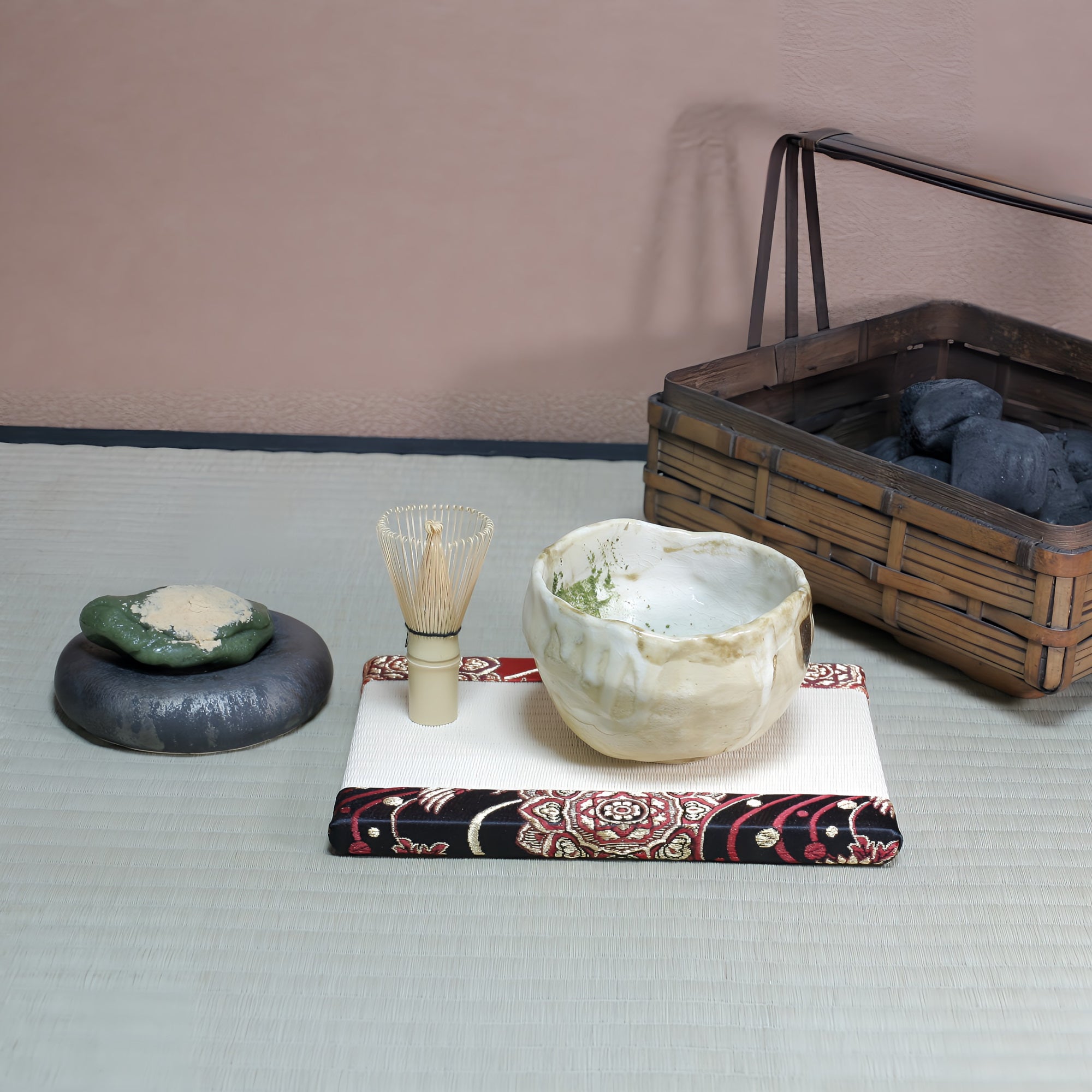 ミニ畳 消臭効果がある華やかなミニ畳 金襴生地 レッド ブラック ホワイト