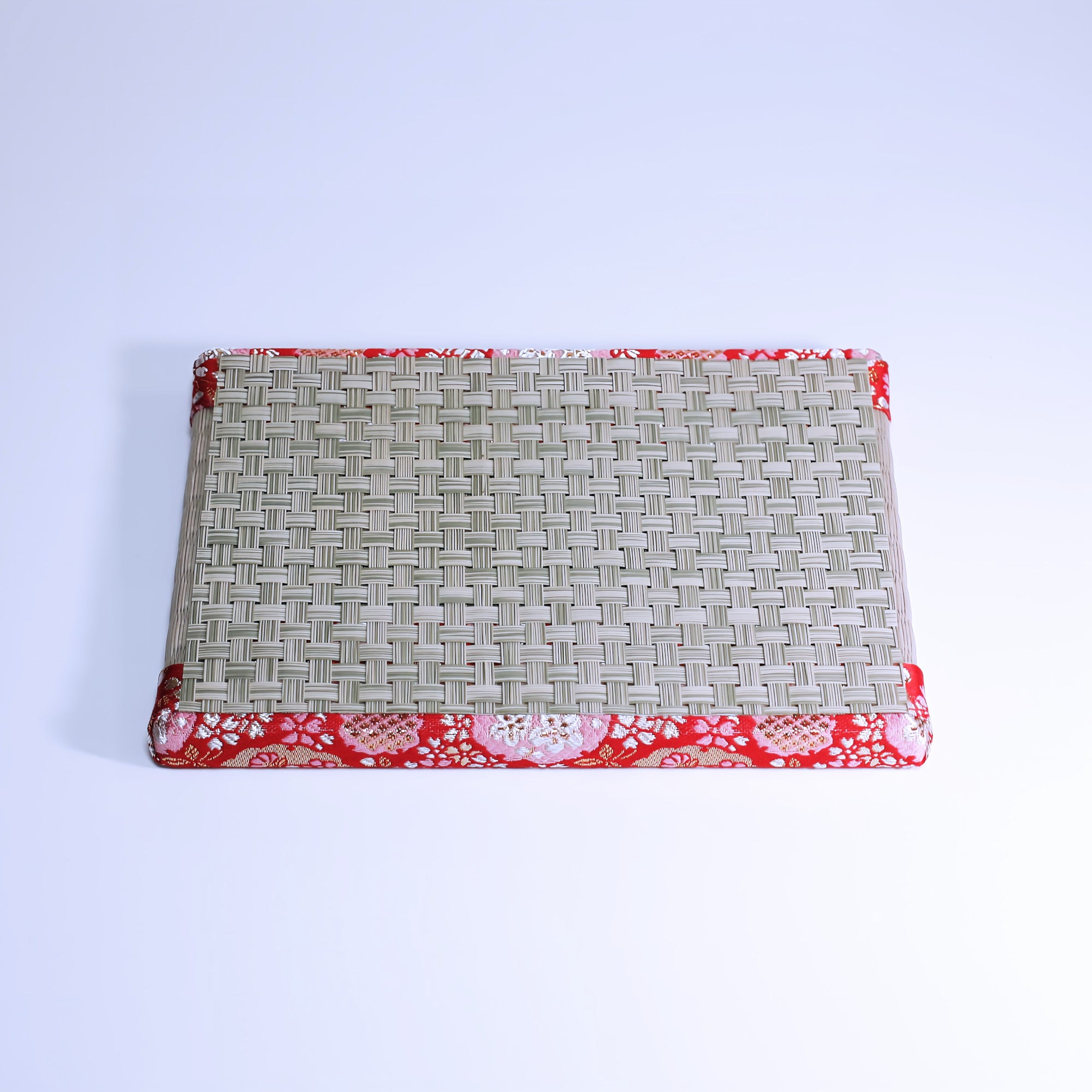 ミニ畳 消臭効果がある華やかなミニ畳 金襴生地 赤 桃色