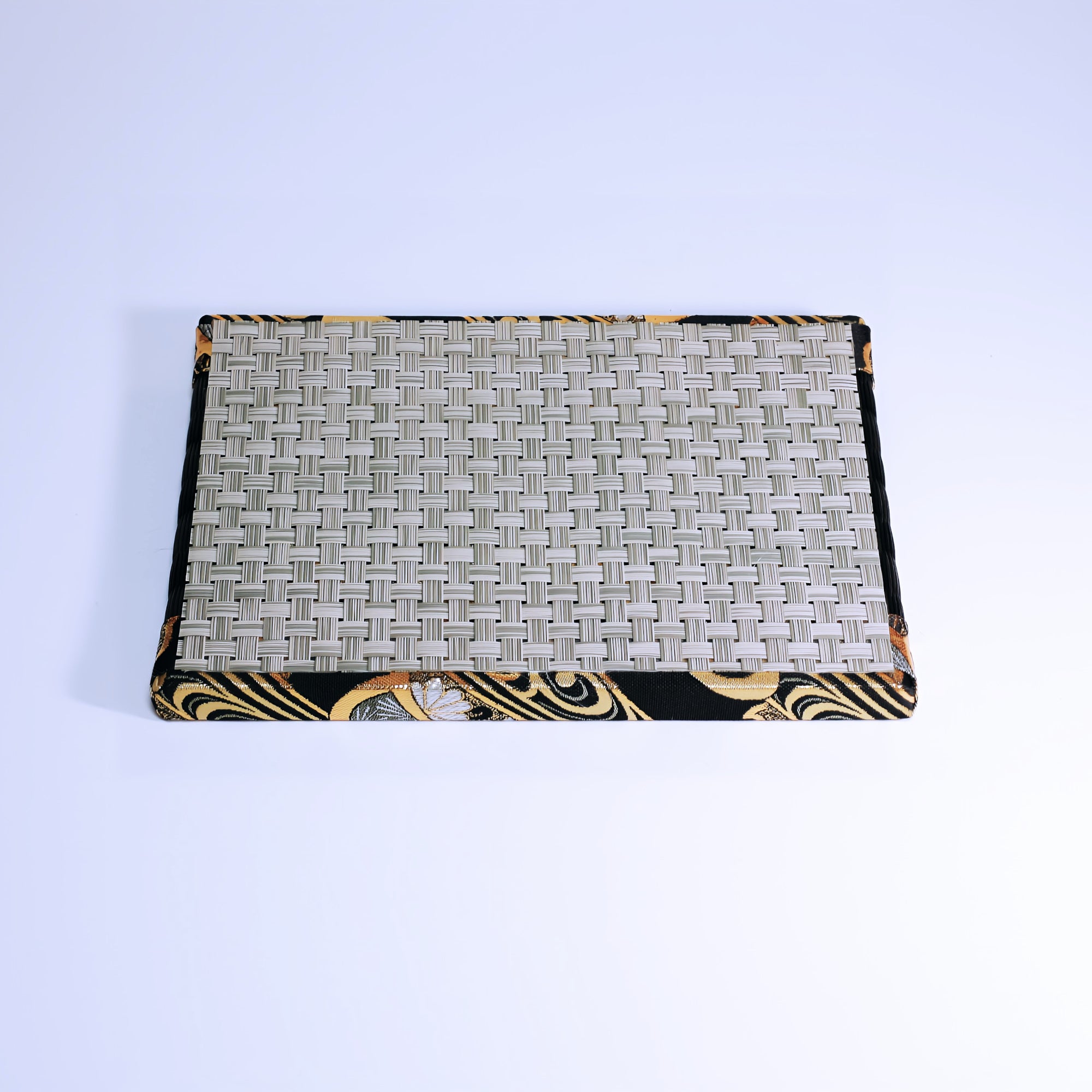 ミニ畳 消臭効果がある華やかなミニ畳 金襴生地 ゴールド 市松ブラック