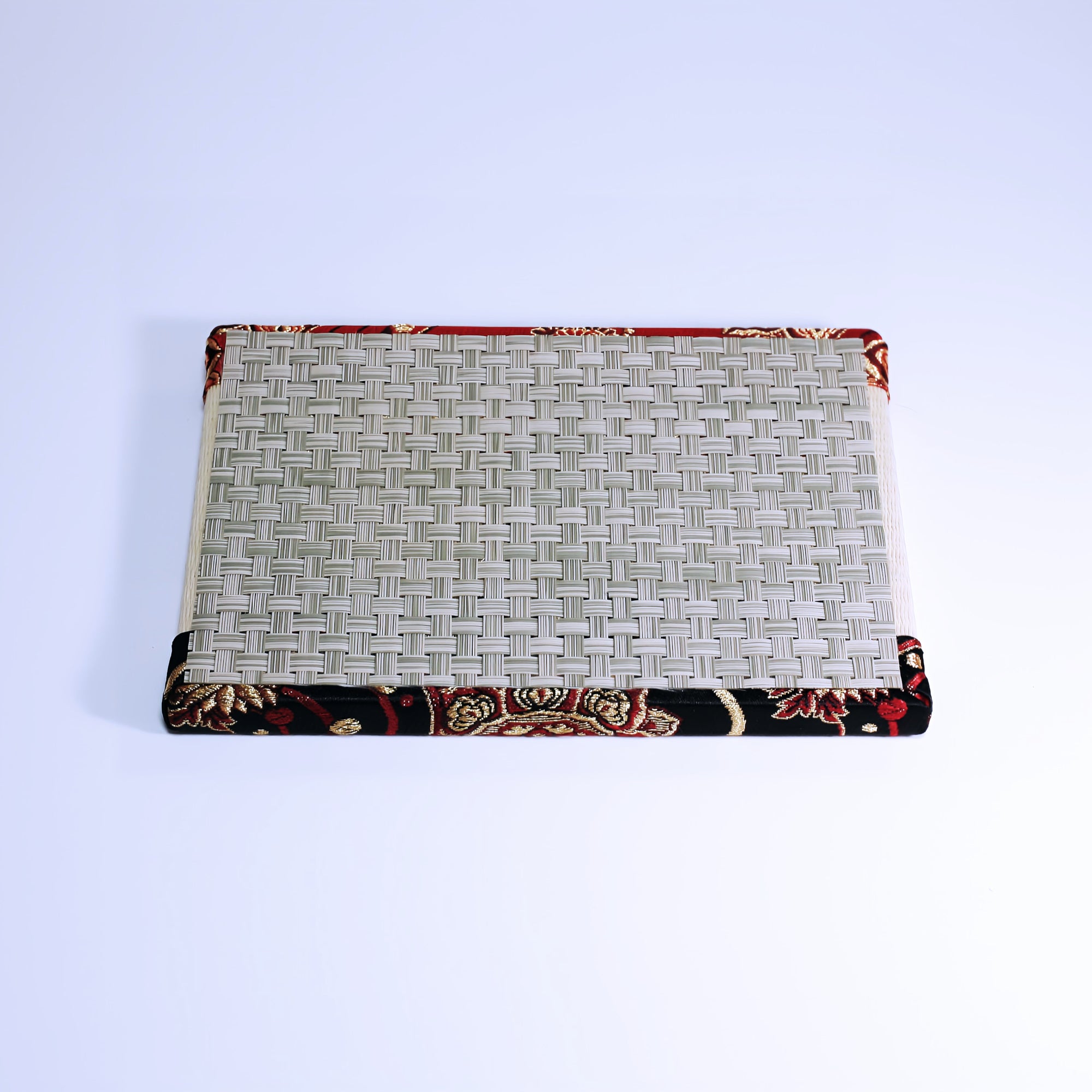 ミニ畳 消臭効果がある華やかなミニ畳 金襴生地 レッド ブラック ホワイト