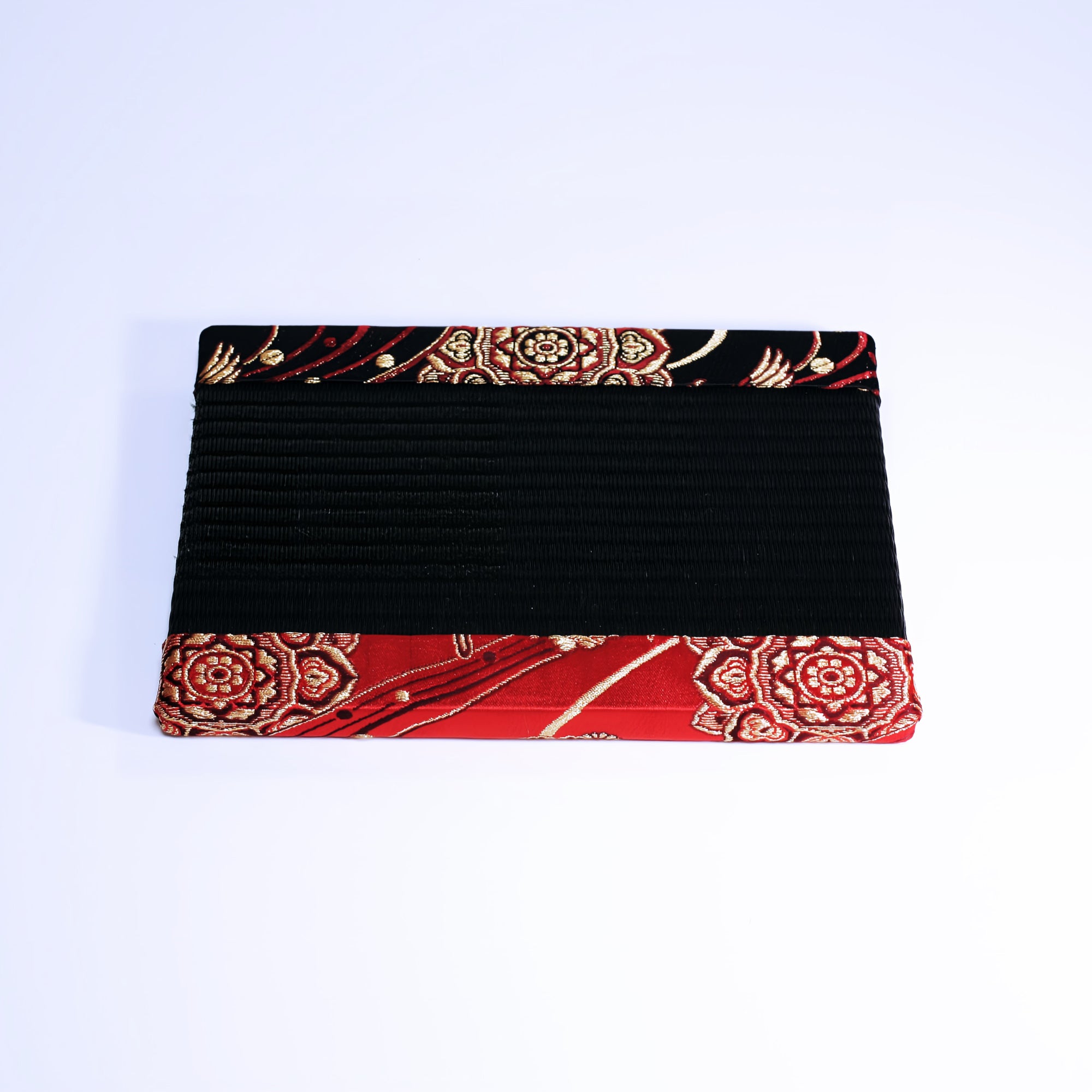 ミニ畳 消臭効果がある華やかなミニ畳 金襴生地 ブラック レッド