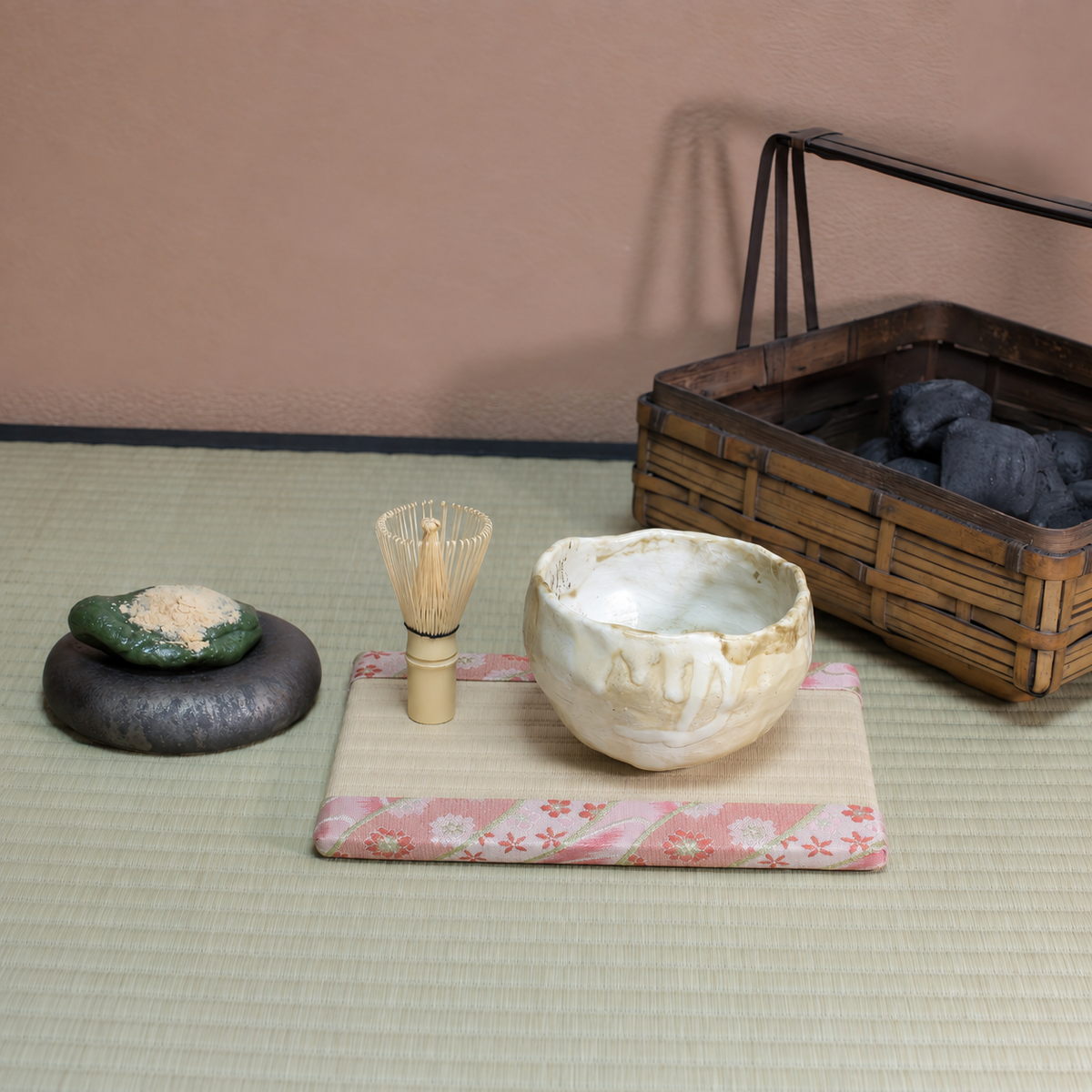 ミニ畳 消臭効果がある華やかなミニ畳 金襴生地 白茶色 ピンク