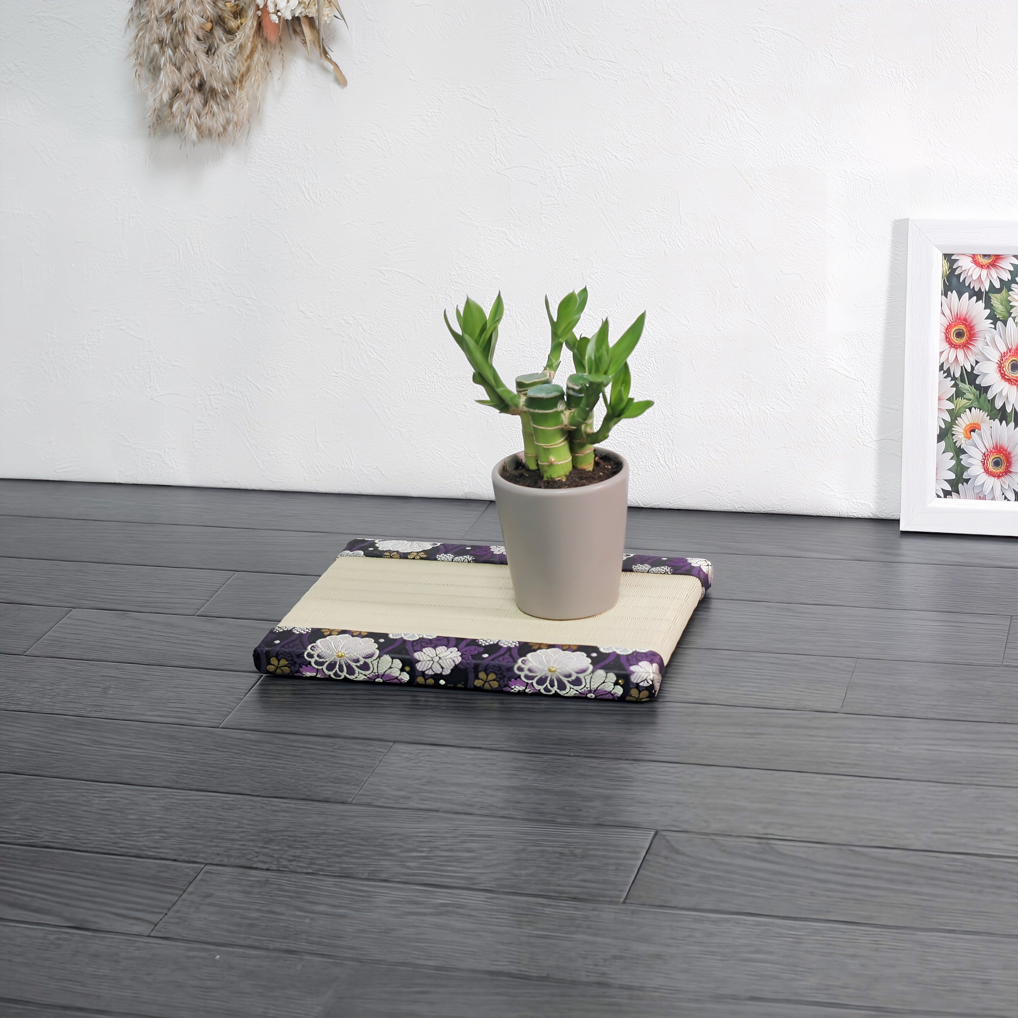 Gorgeous mini tatami mats with deodorizing properties, gold brocade fabric, purple and green