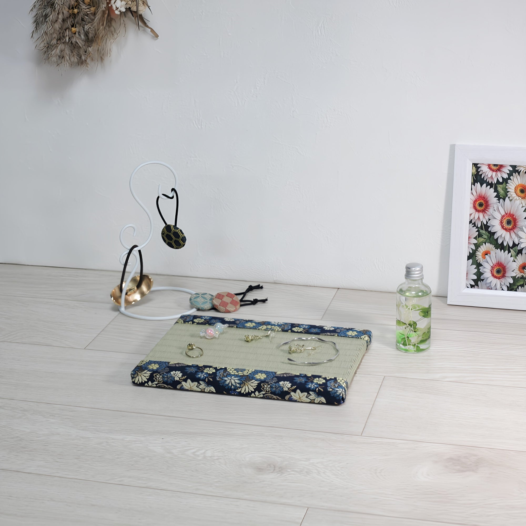 Gorgeous mini tatami mats with deodorizing properties, brocade fabric, navy blue, green