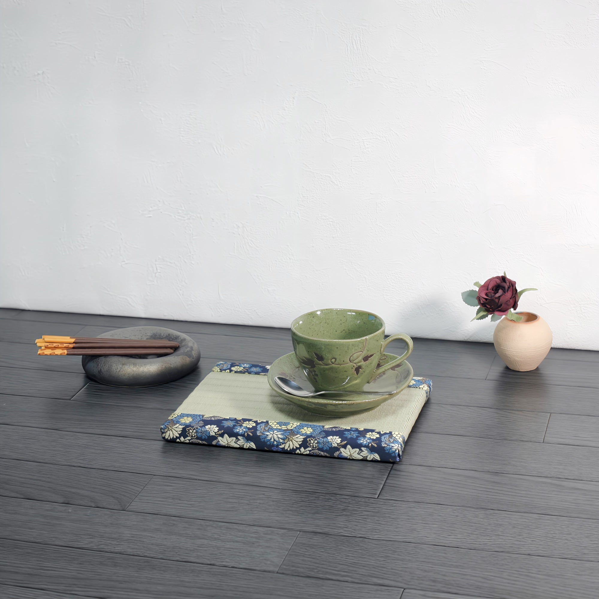 Gorgeous mini tatami mats with deodorizing properties, brocade fabric, navy blue, green