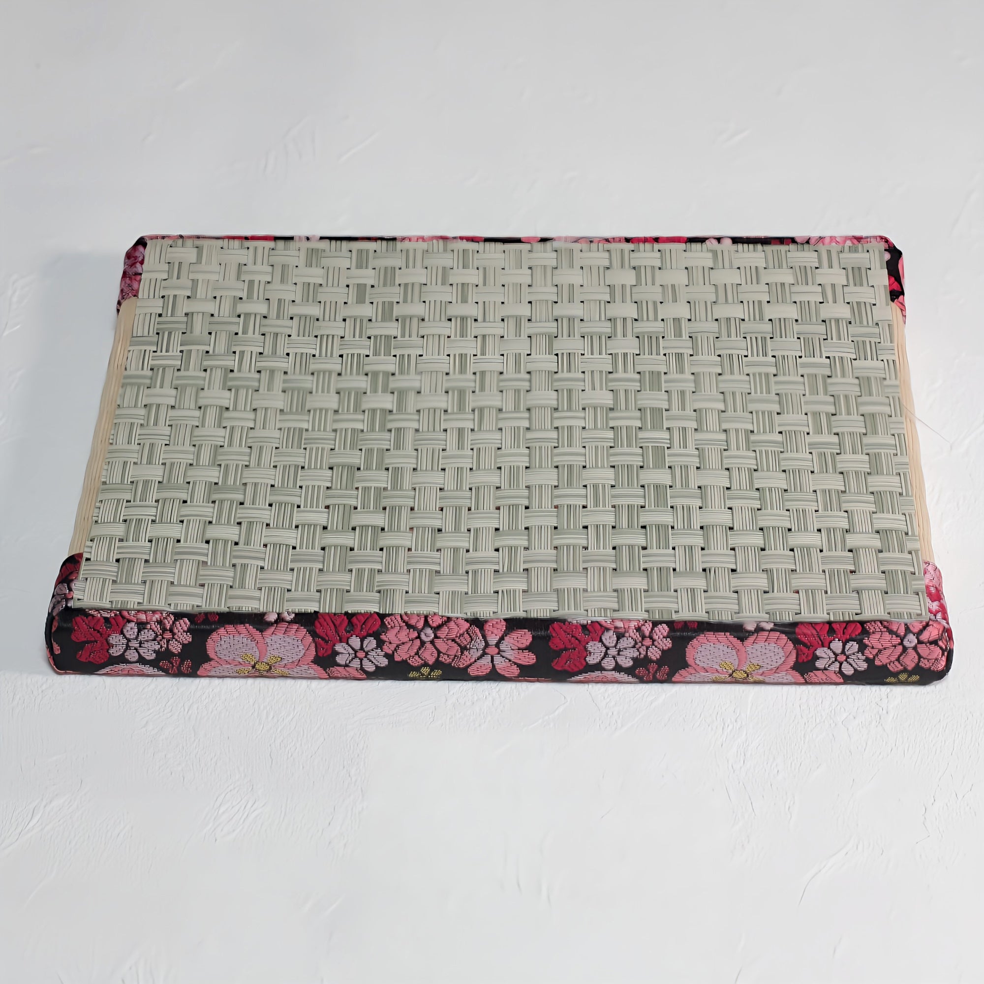 Gorgeous mini tatami mats with deodorizing properties, brocade fabric, pink and beige